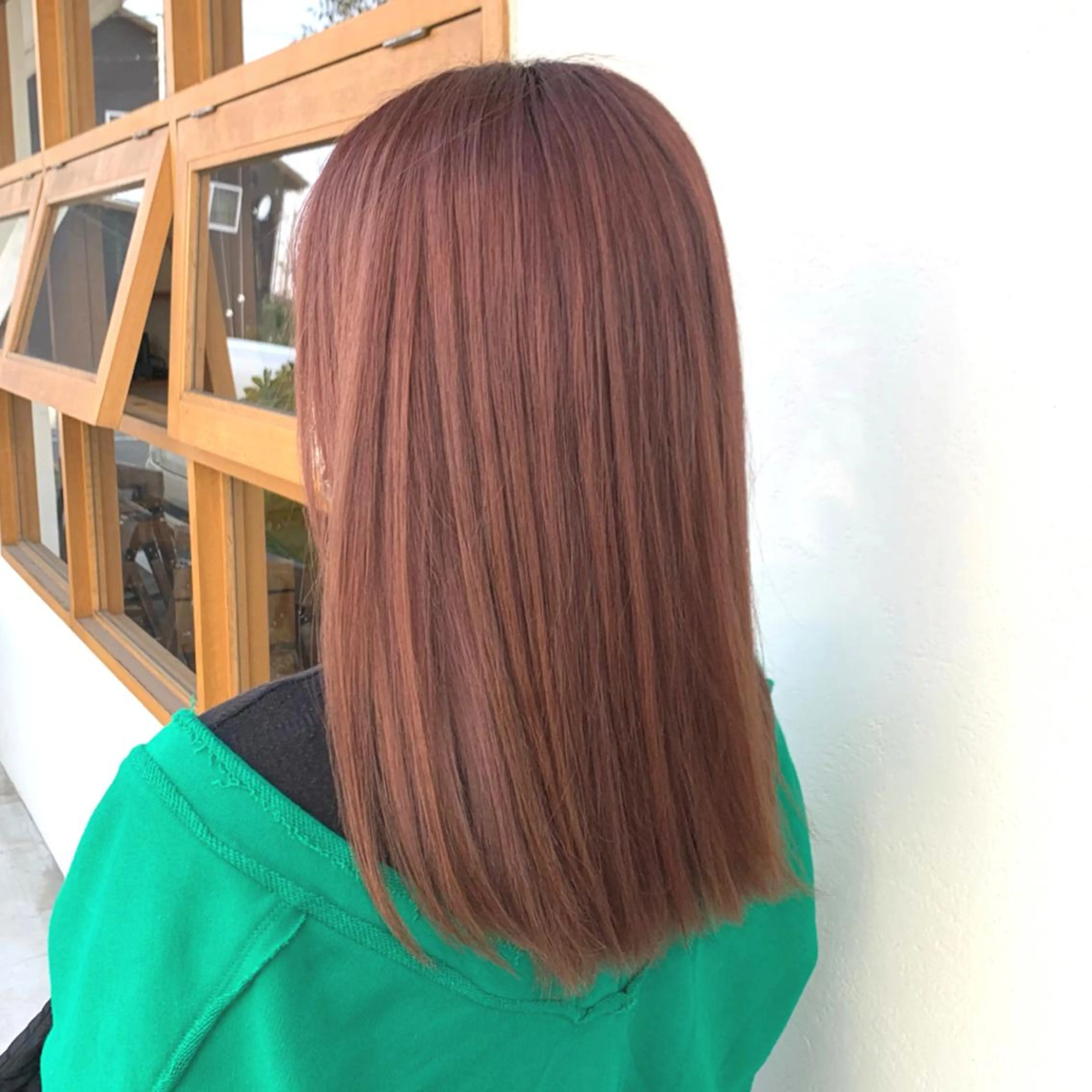 セミロング カラー ベージュカラー ブリーチ ピンクカラー ピンクベージュ 山本 知佳のヘアスタイル