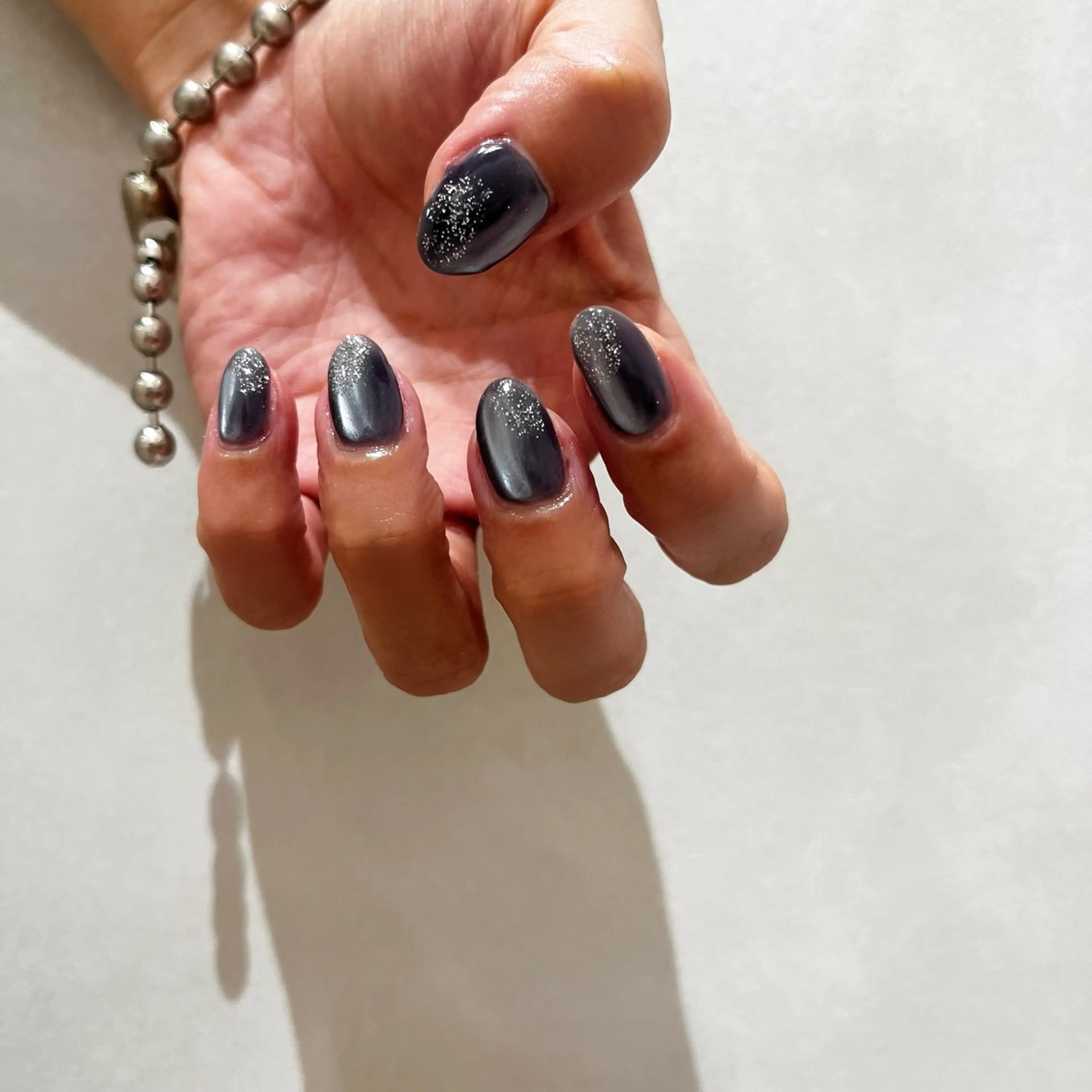 ネイル フラッシュネイル マグネットネイル ニュアンスネイル 夏ネイル ハンドネイル nail&care salon soa所属・soa/美容液ケアで 自爪を育てるネイルのネイルデザイン