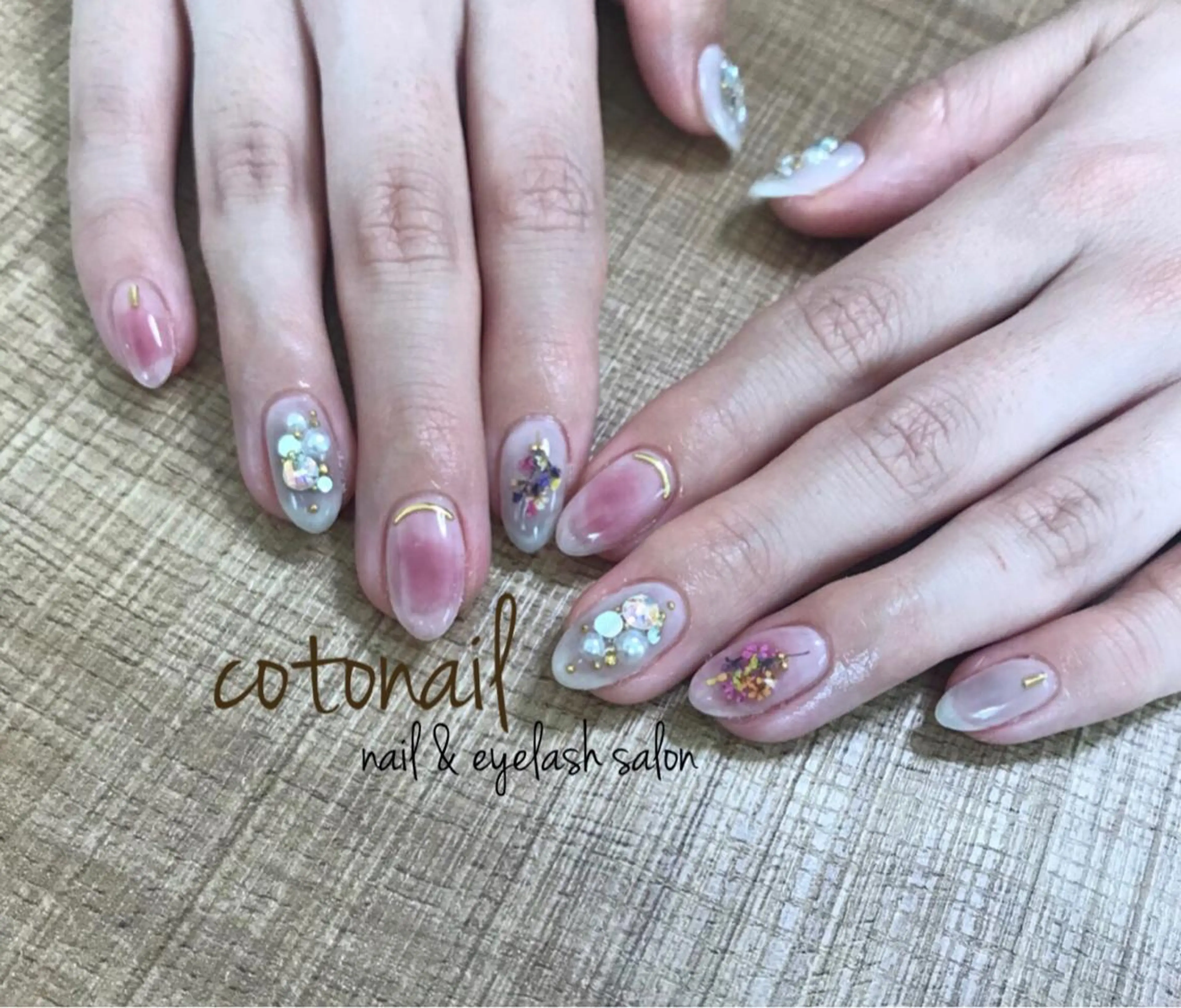 セミロング ネイル アートネイル ハンドネイル ツメトマツゲ .のネイルデザイン