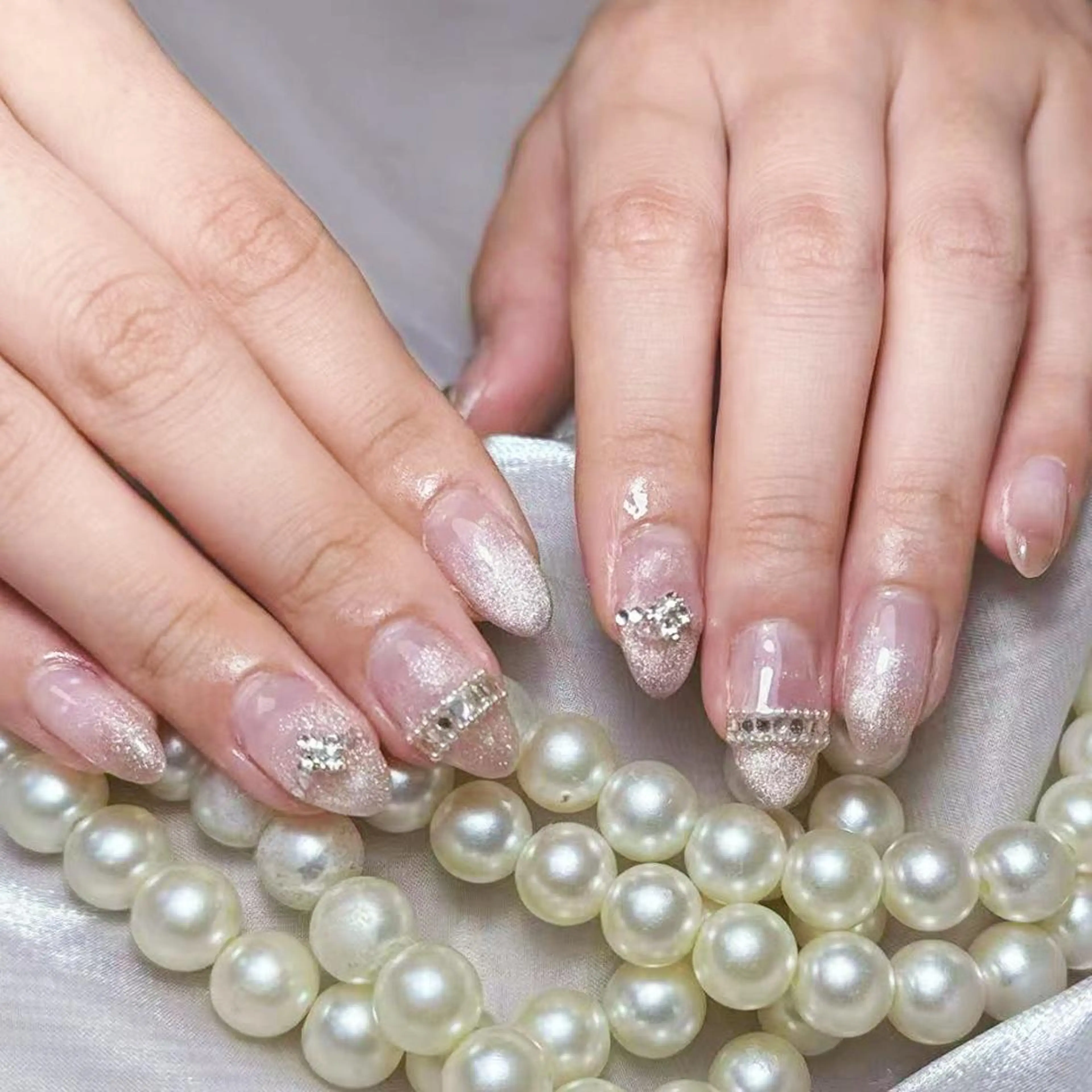 ネイル アートネイル オーロラネイル ガーリー キラキラネイル 韓国ネイル ハンドネイル DIAMOND 💅のネイルデザイン