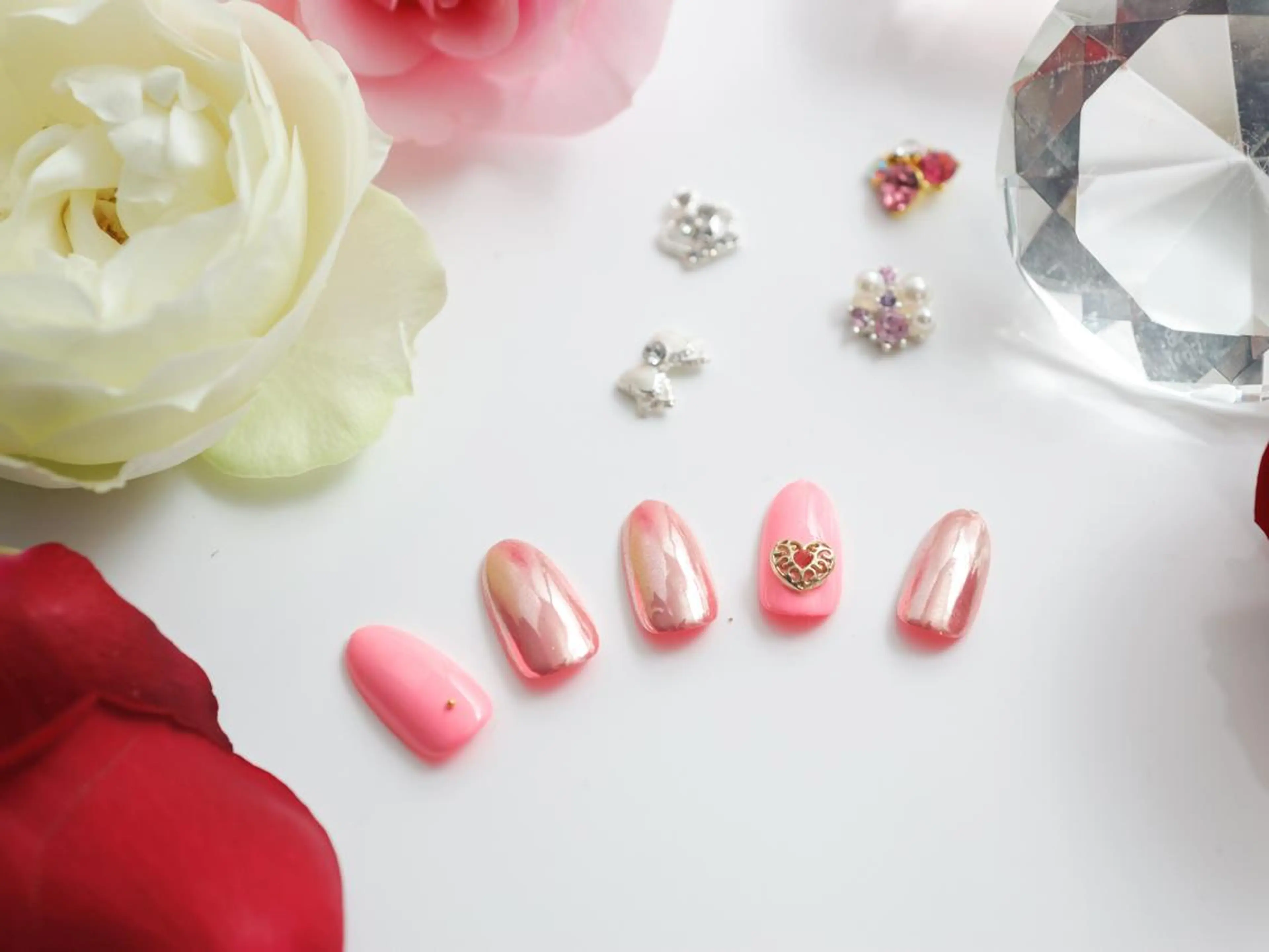 ミディアム ネイル ハンドネイル ハンドケア 💎ビューティサロン 湘南　RIRAN💎のネイルデザイン