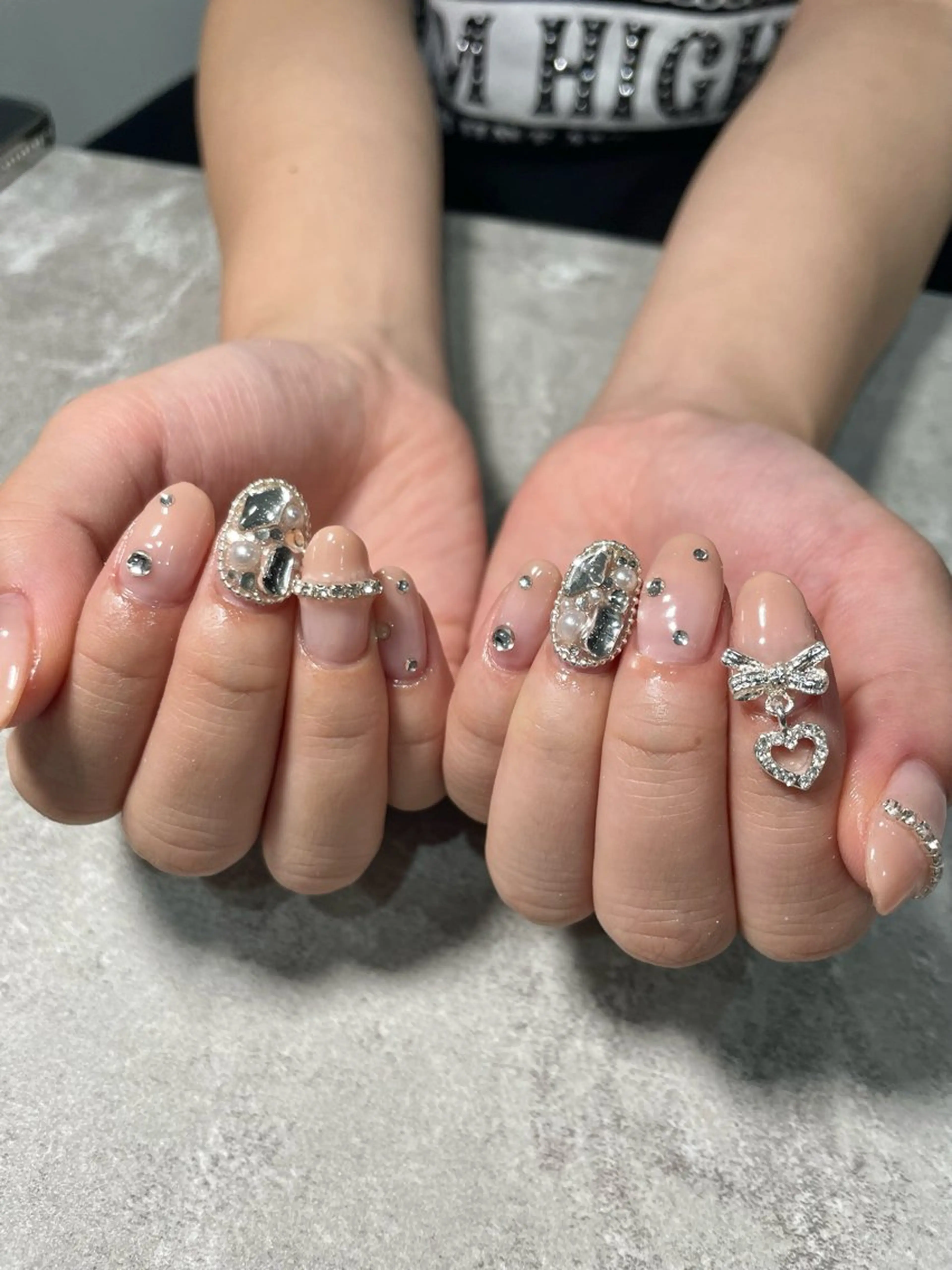 ネイル 持ち込み ハンドネイル Raviliss ♡のネイルデザイン