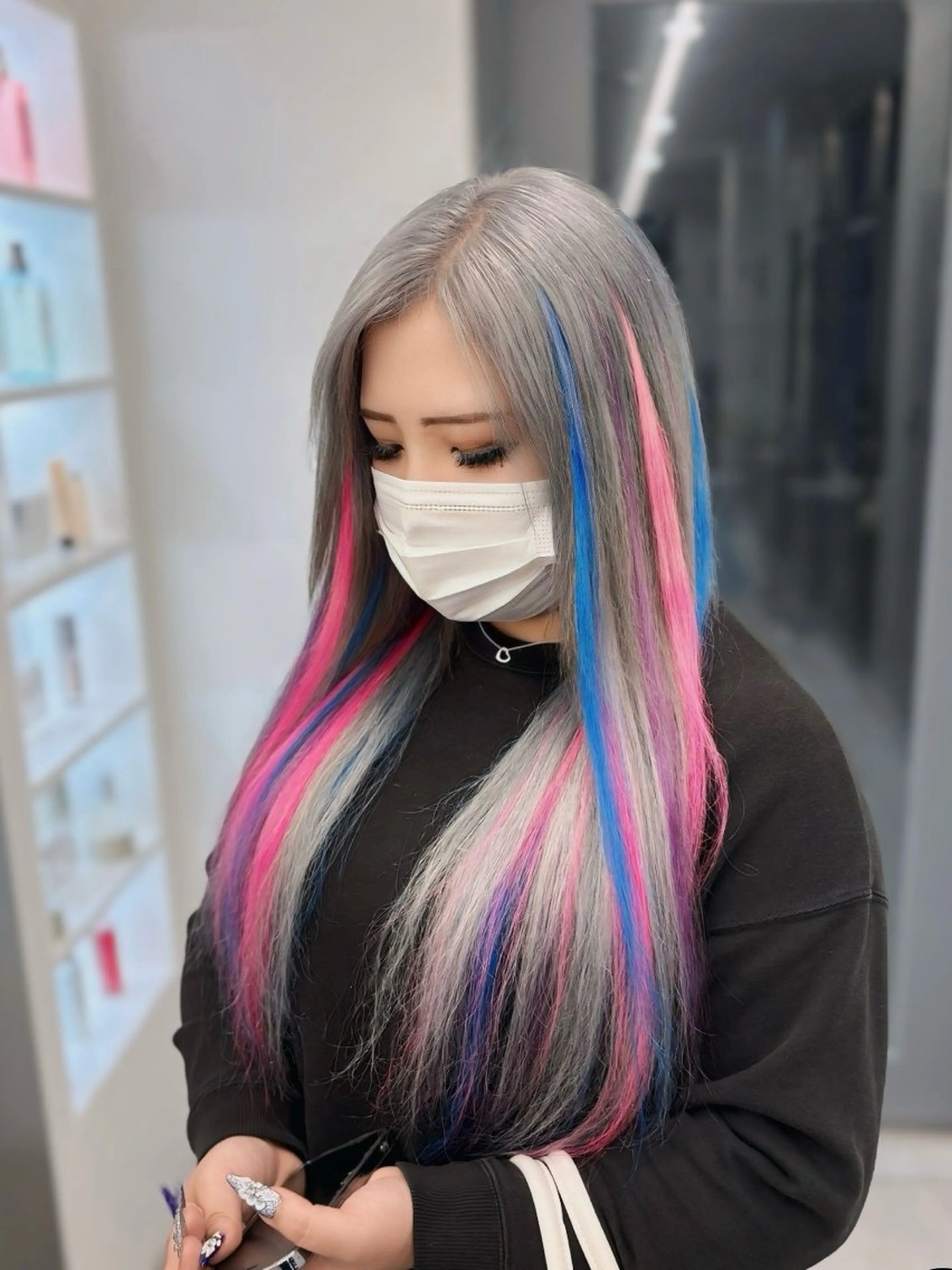 カラー シルバー ヘアカラー エクステ ☠️地雷職人⚡💖 りんのヘアスタイル