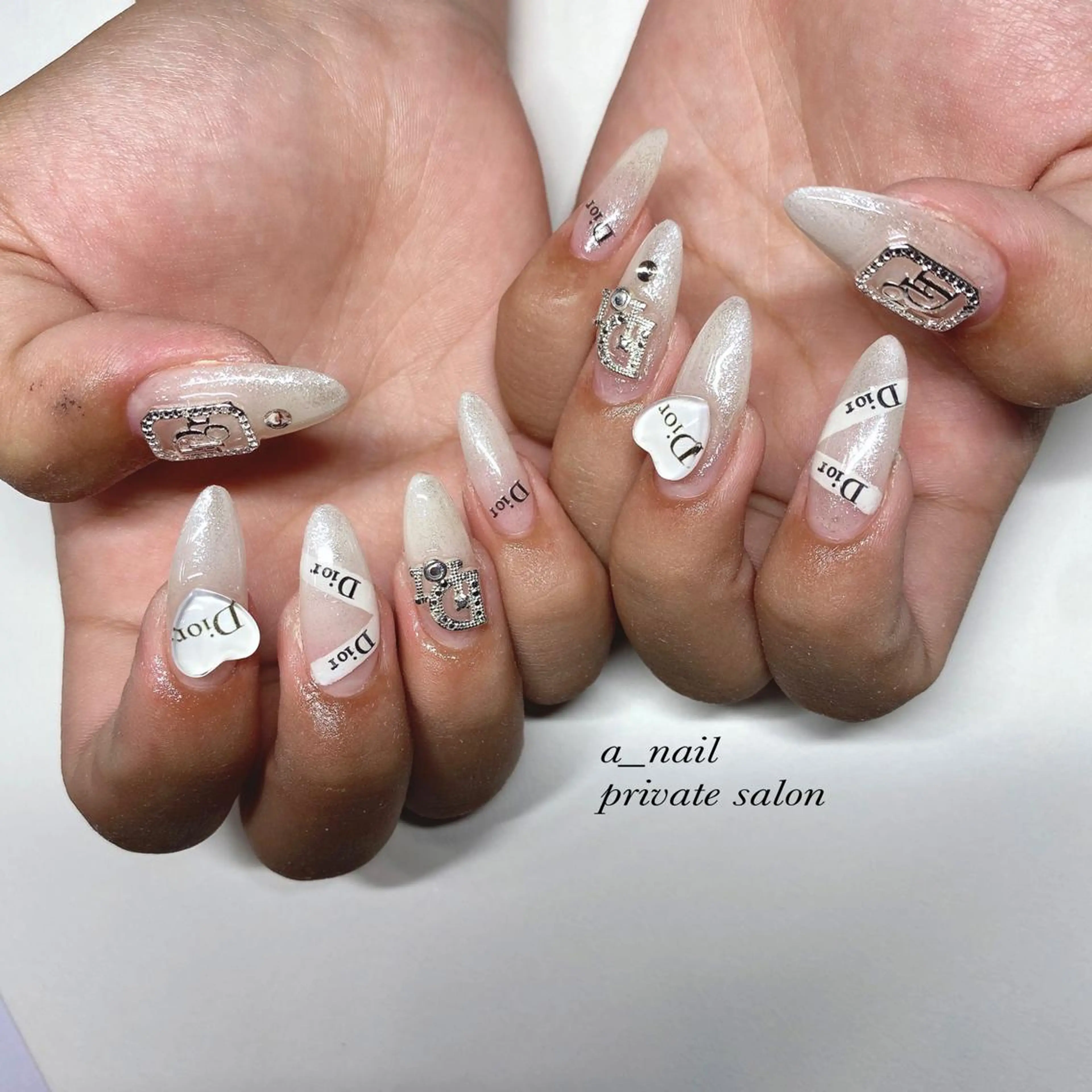 ネイル アニマル柄 フレンチネイル ジェルネイル 氷ネイル・うるうるネイル レース 菅 恵奈のネイルデザイン