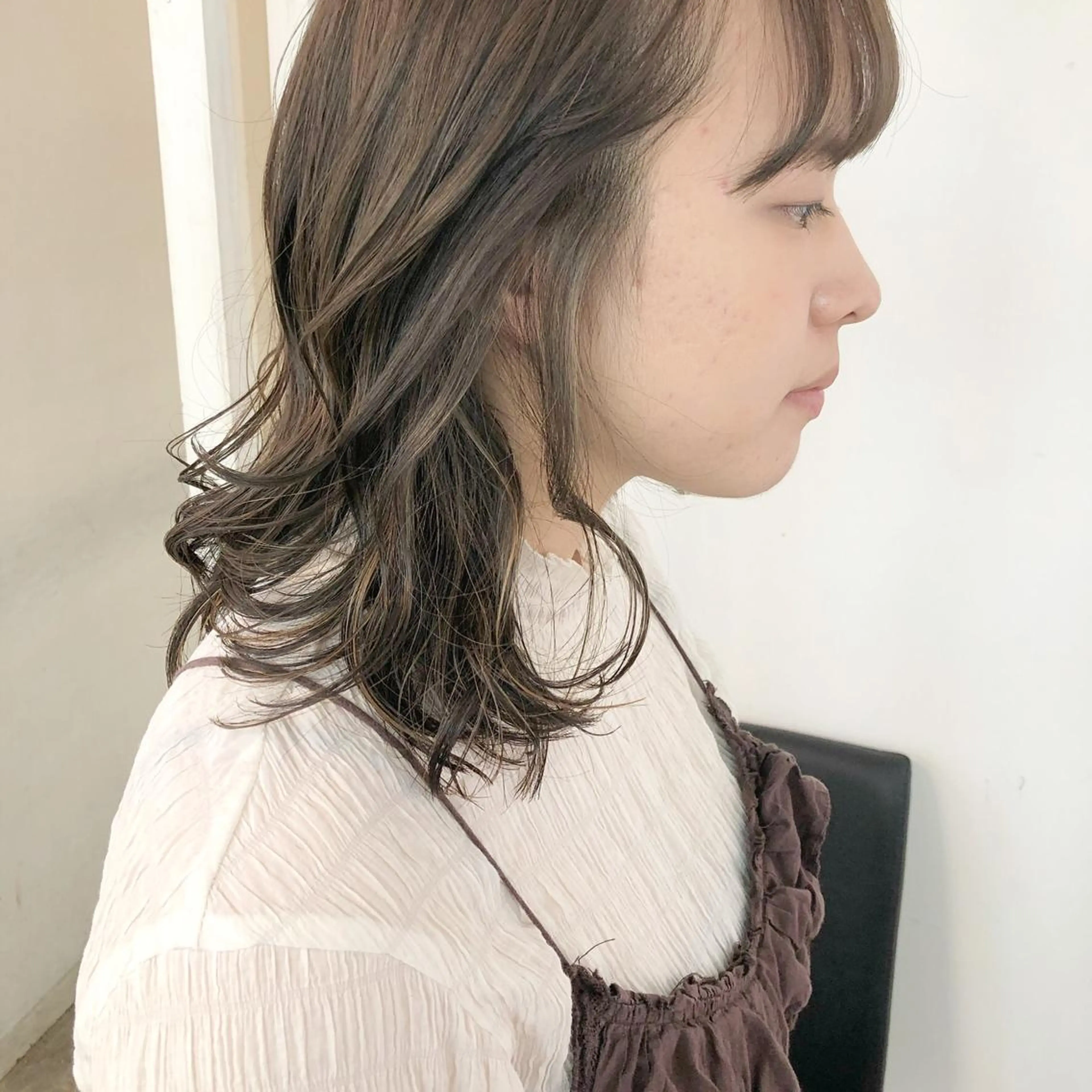 ミディアム カラー ヘアアレンジ ハイライトカラー ハイライト 榎園 由美のヘアスタイル