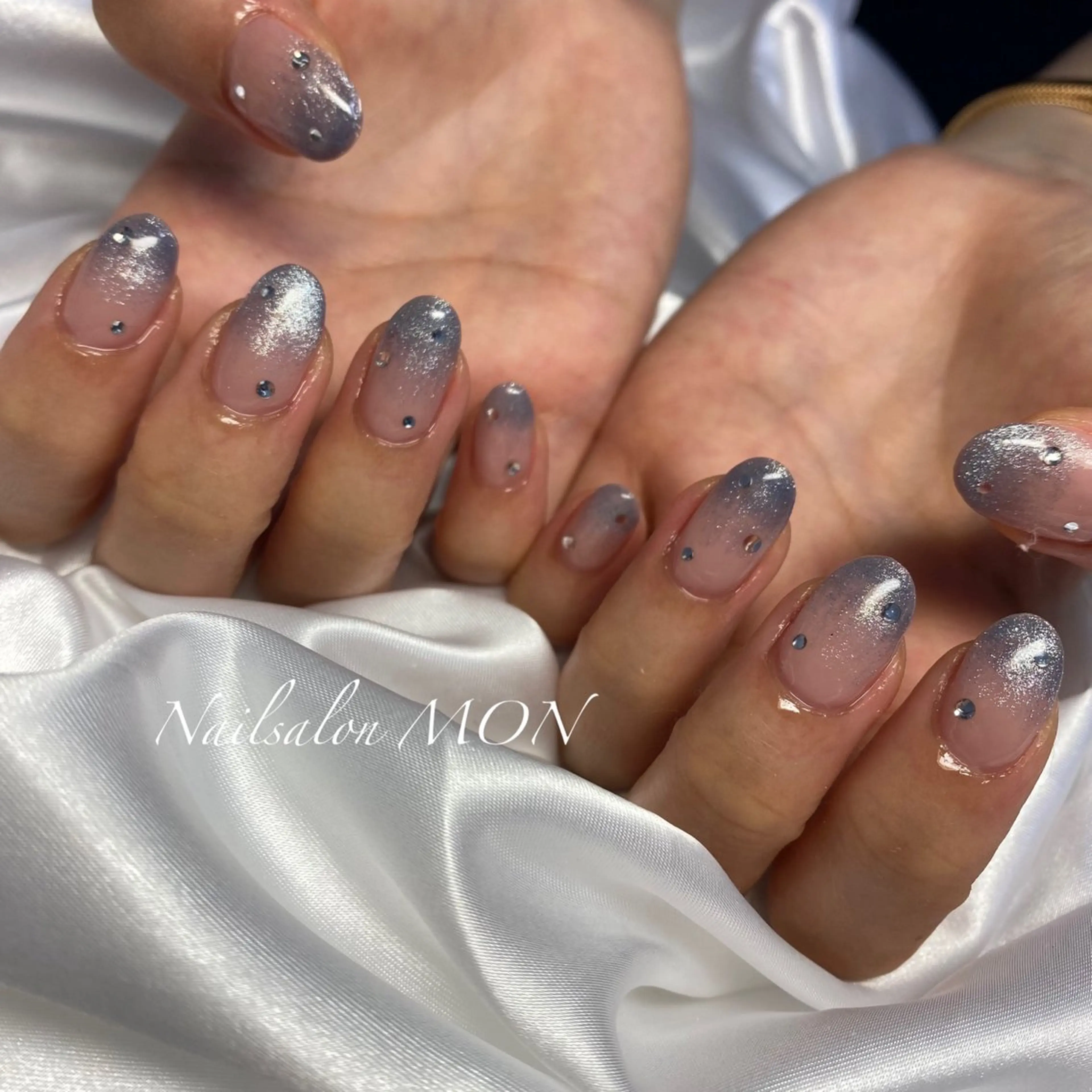 ネイル ストーンネイル ハンドネイル Nailsalon MONのネイルデザイン