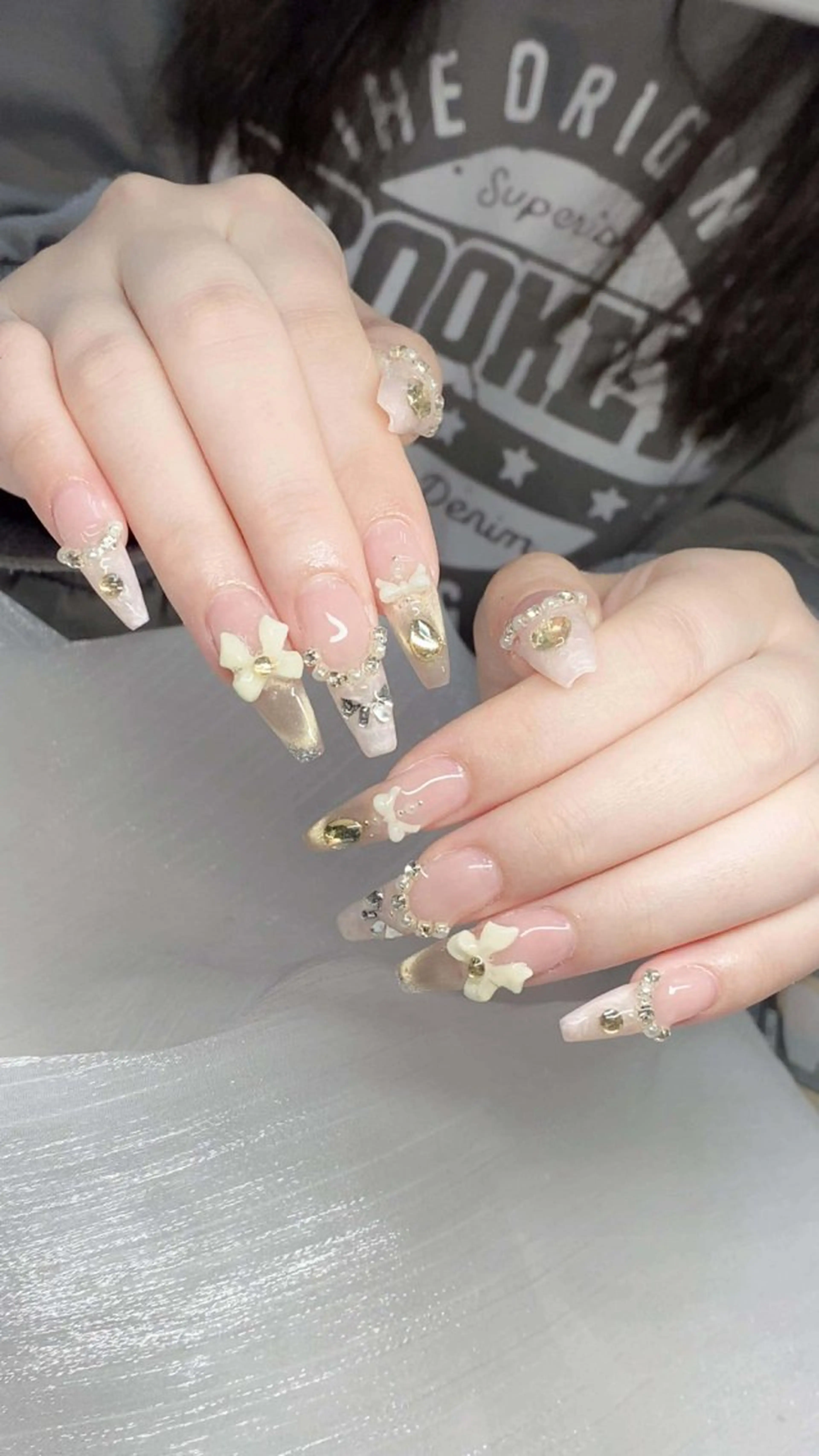ネイル 成人式 フレンチネイル グラデーション 韓国ネイル マグネットネイル ハンドネイル Squeen Nailのネイルデザイン