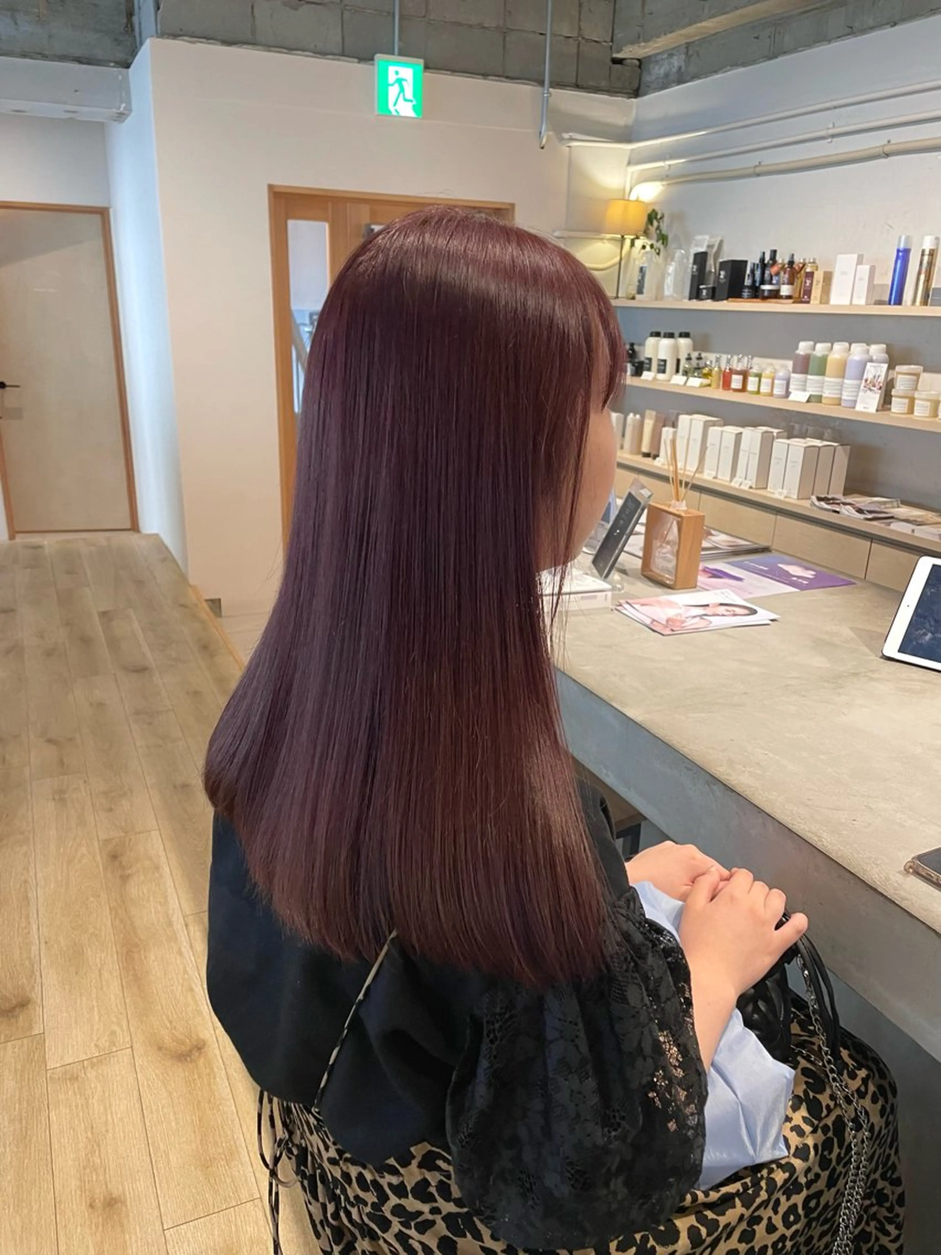 カラー まとい ︎︎のヘアスタイル