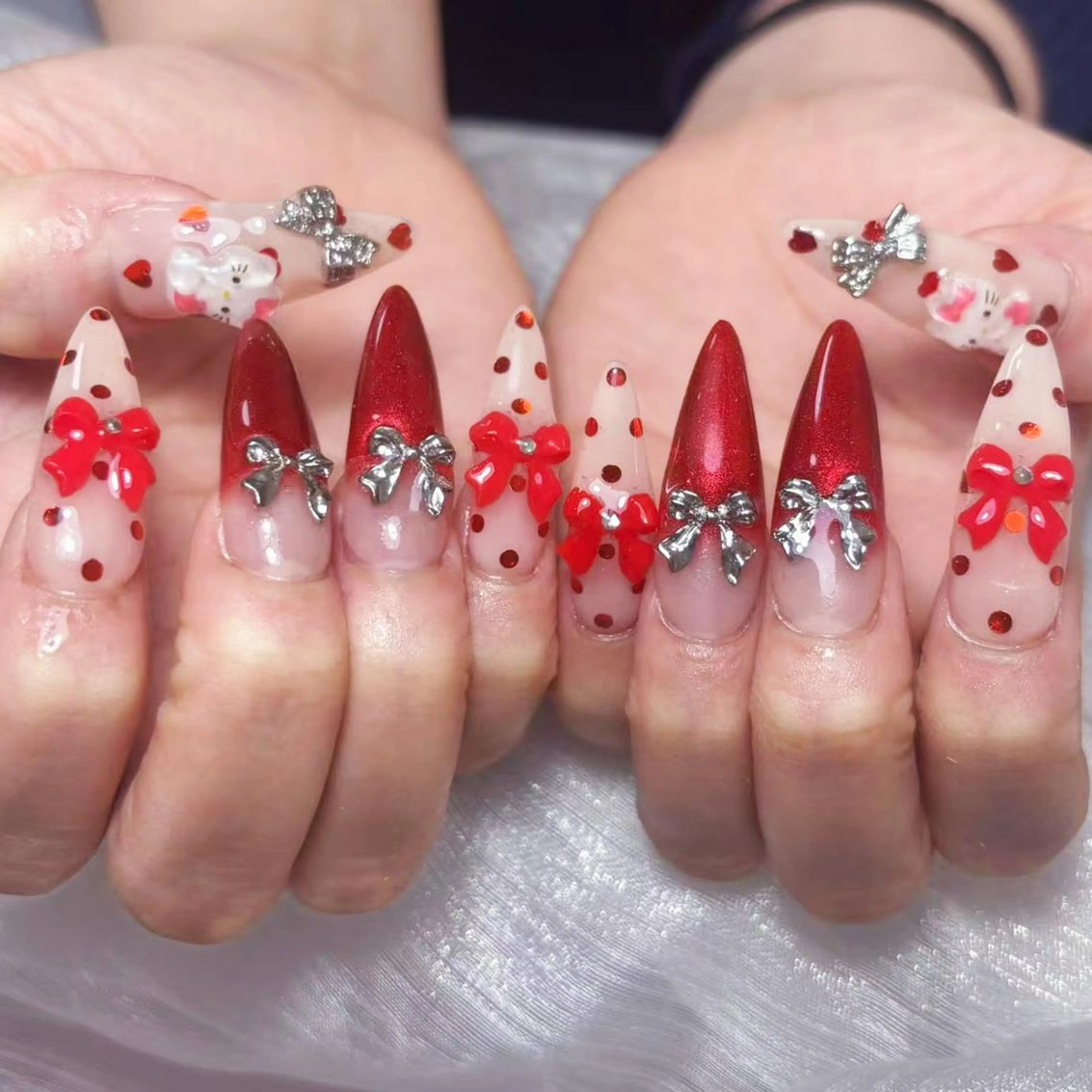 ネイル アートネイル オーロラネイル フラッシュネイル ガーリー キラキラネイル ハンドネイル DIAMOND 💅のネイルデザイン