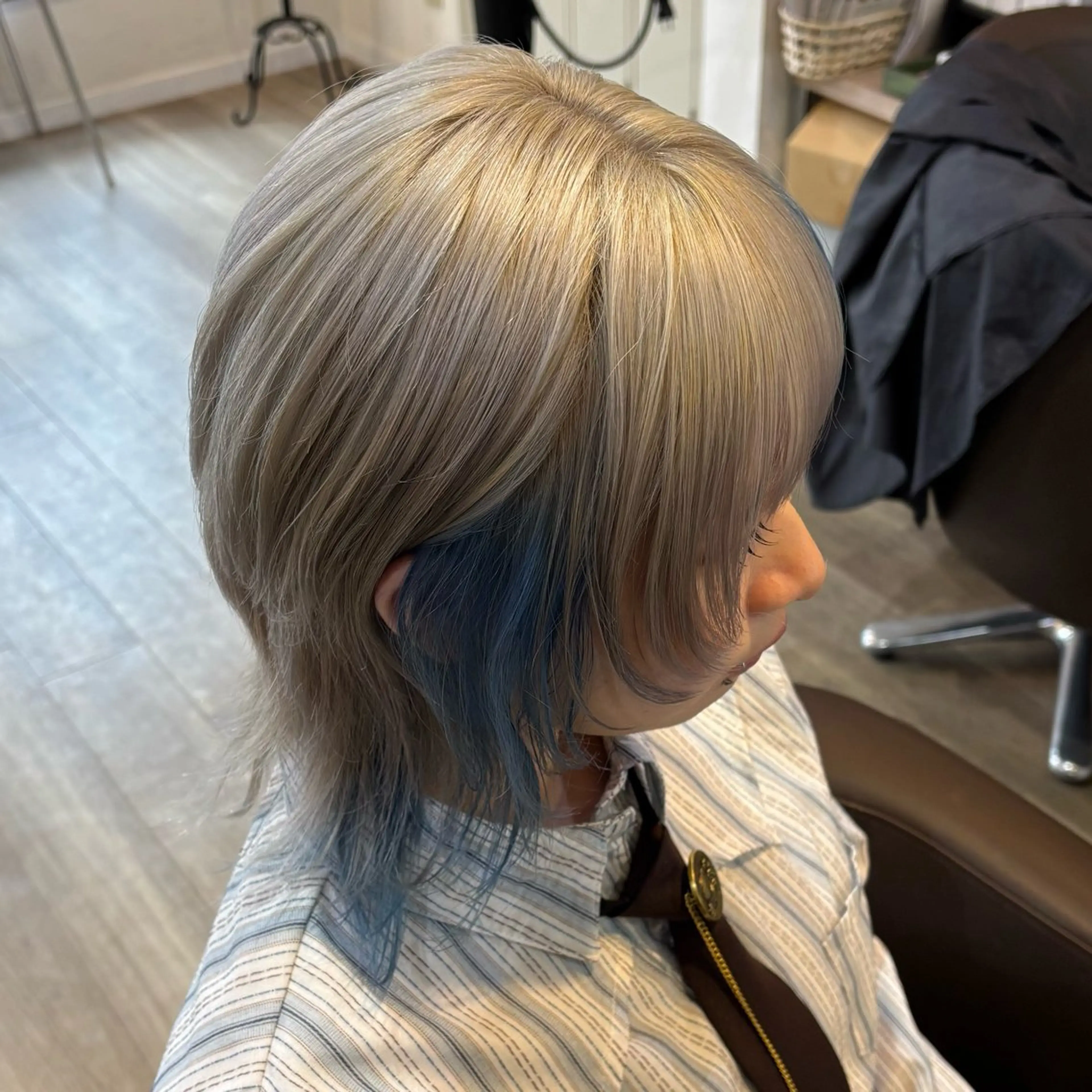 ミディアム ウルフカット ヘアカラー 🎀ハイトーン/ 艶カラー/夕月🎀のヘアスタイル