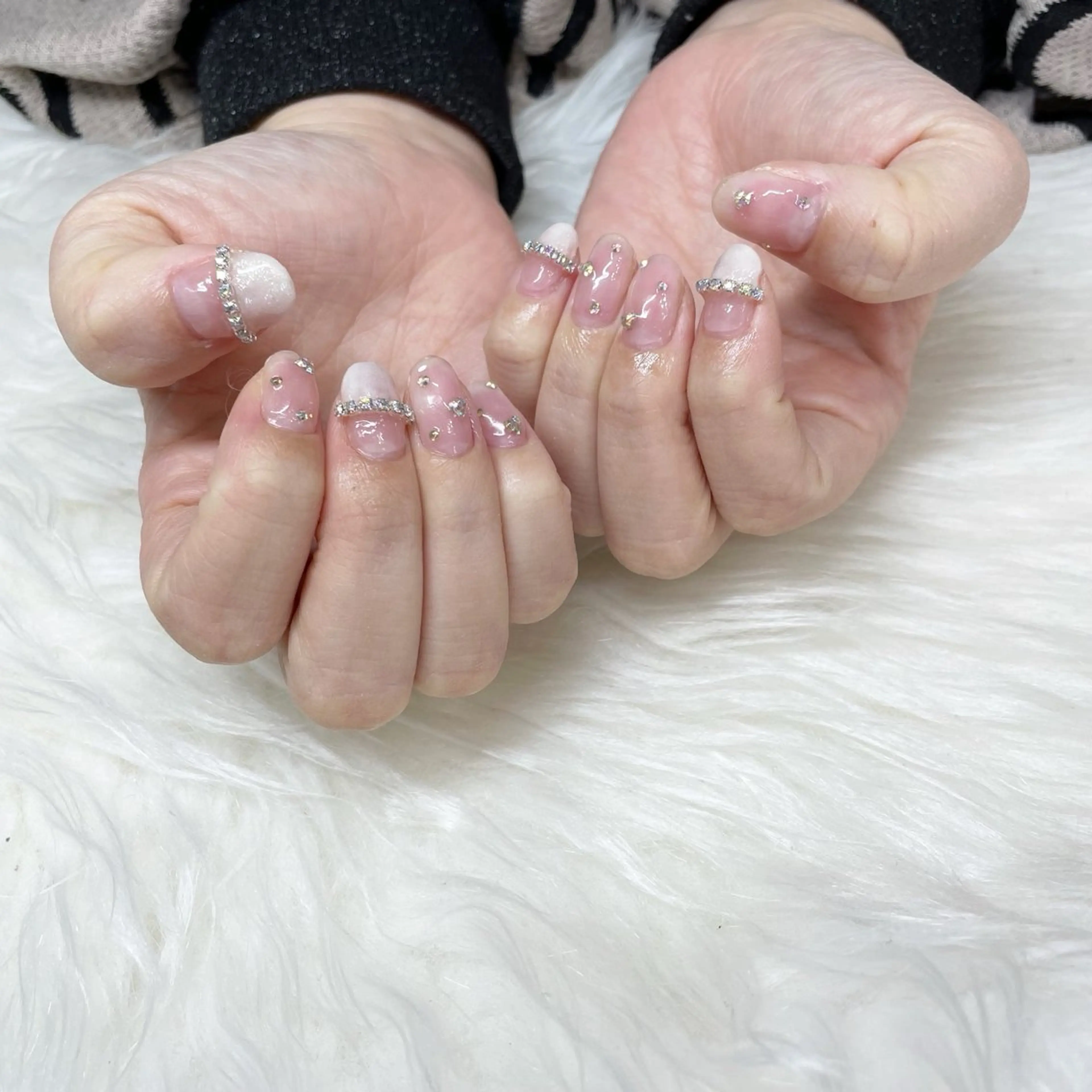 ショート see love gritterのネイルデザイン