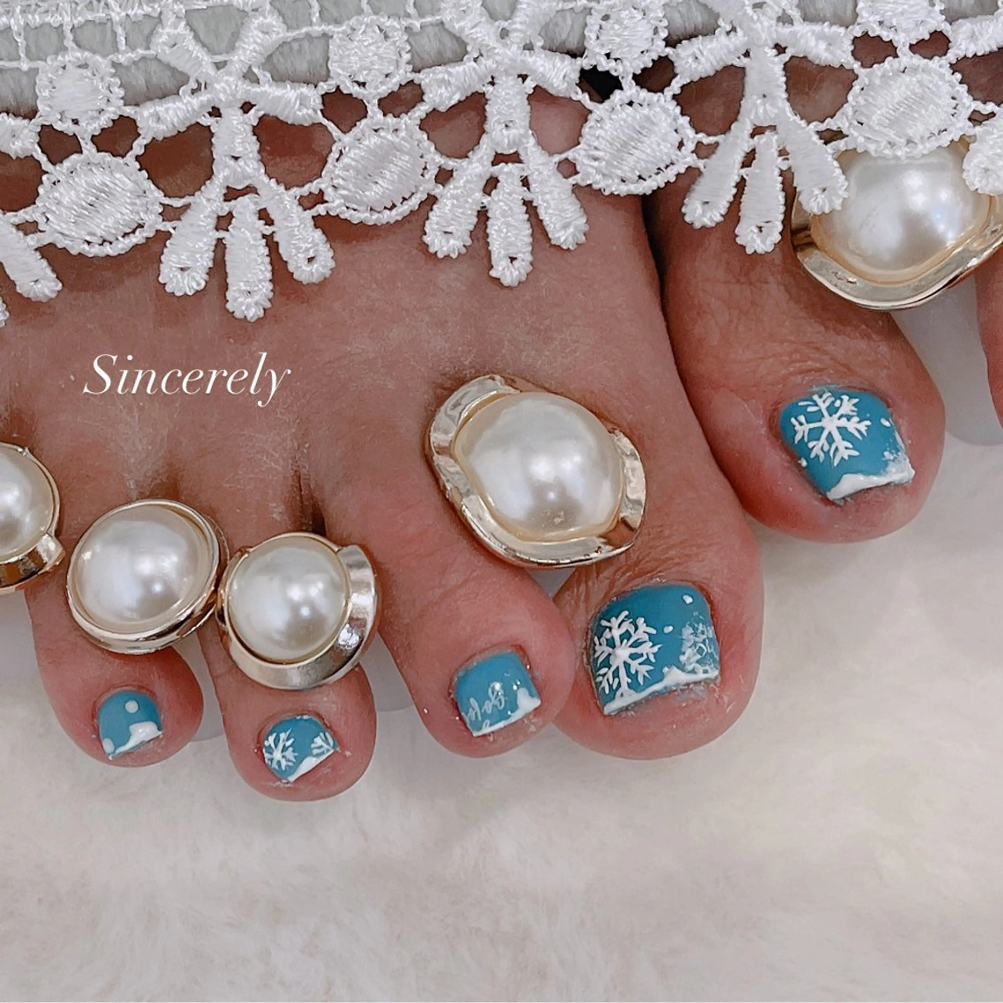 ネイル フットネイル ジェルネイル 持ち込み スカルプネイル 冬ネイル フットネイル SINCERELY シンシアリー🌈のネイルデザイン