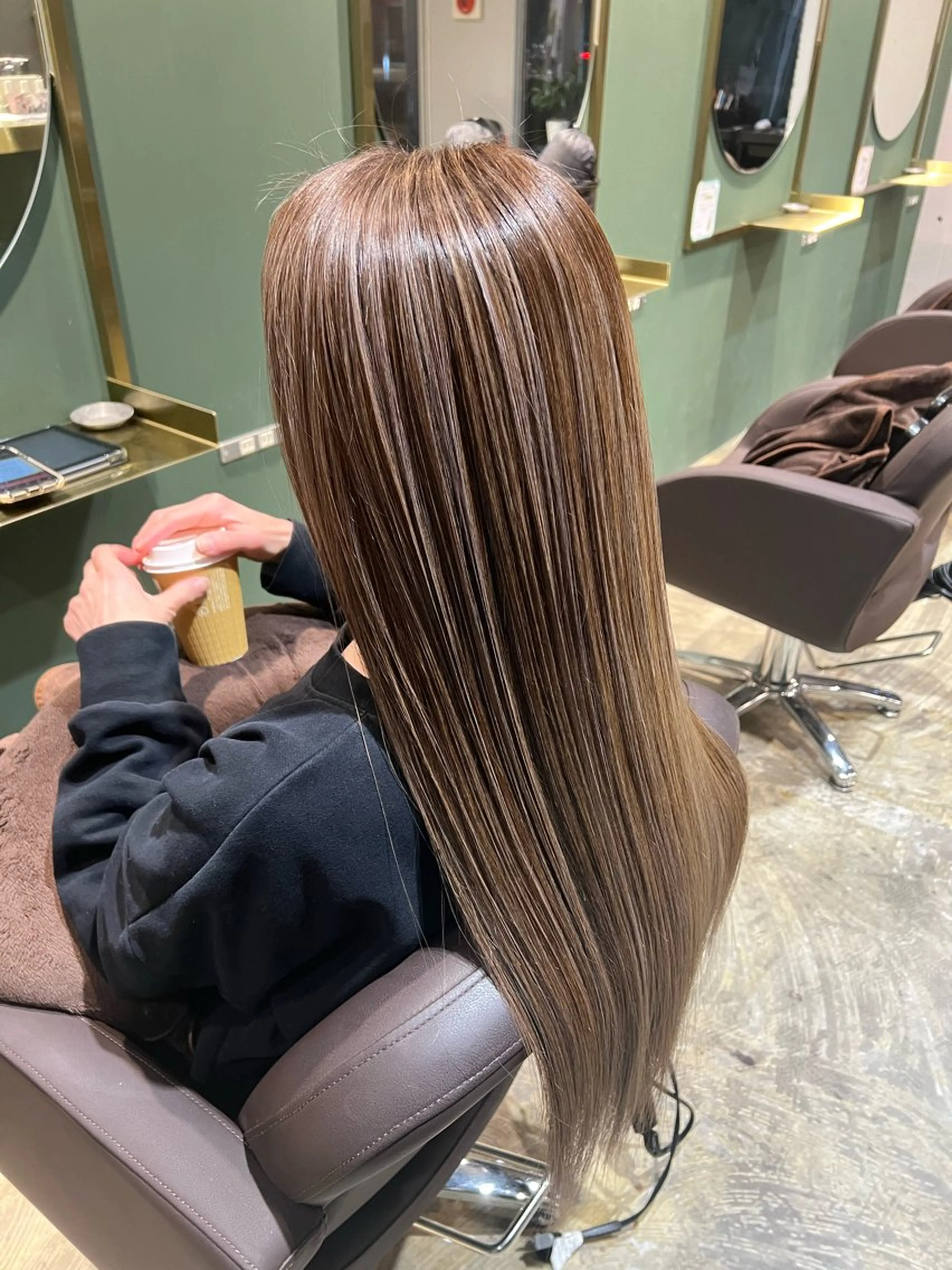 ロング カラー ハイライトカラー ハイライト ヘアカラー トリートメント ヘッドスパ カラースペシャリスト しょう🧑🏼‍🎨のヘアスタイル