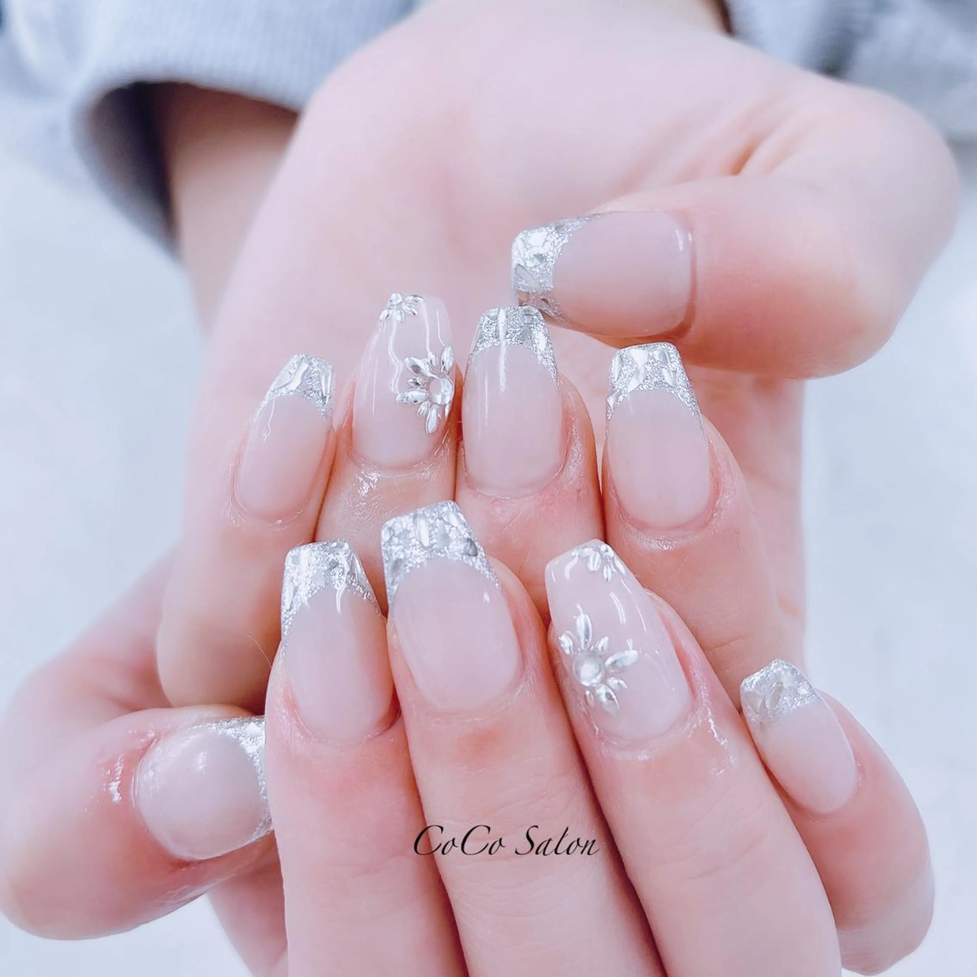 ネイル 長さ出し フラワーネイル フレンチネイル ジェルネイル ガラスフレンチ ハンドネイル CoCoSalon ネイル/まつ毛予約のネイルデザイン