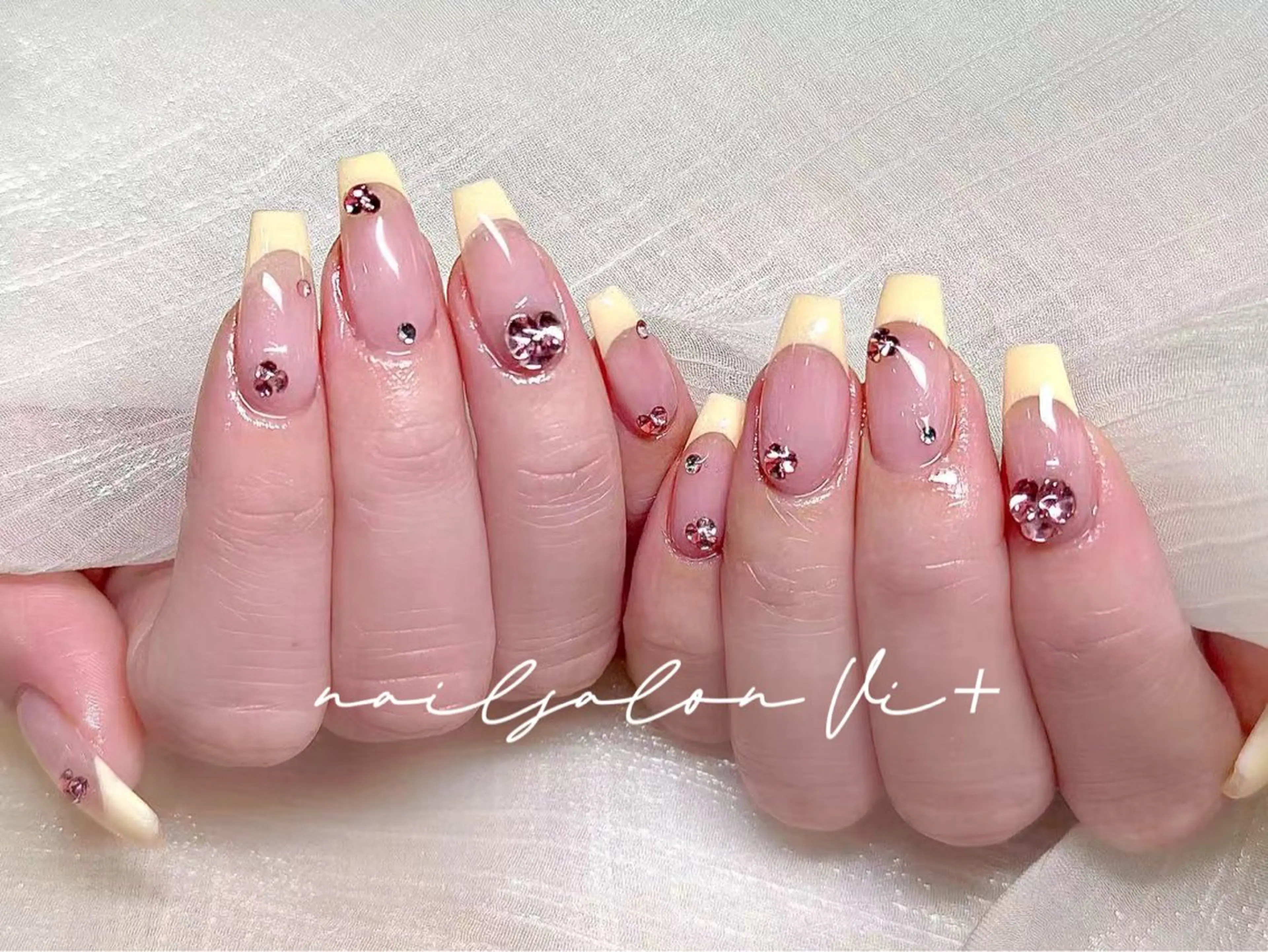 ネイル ハンドネイル ✨Nailsalon Vi+✨のネイルデザイン