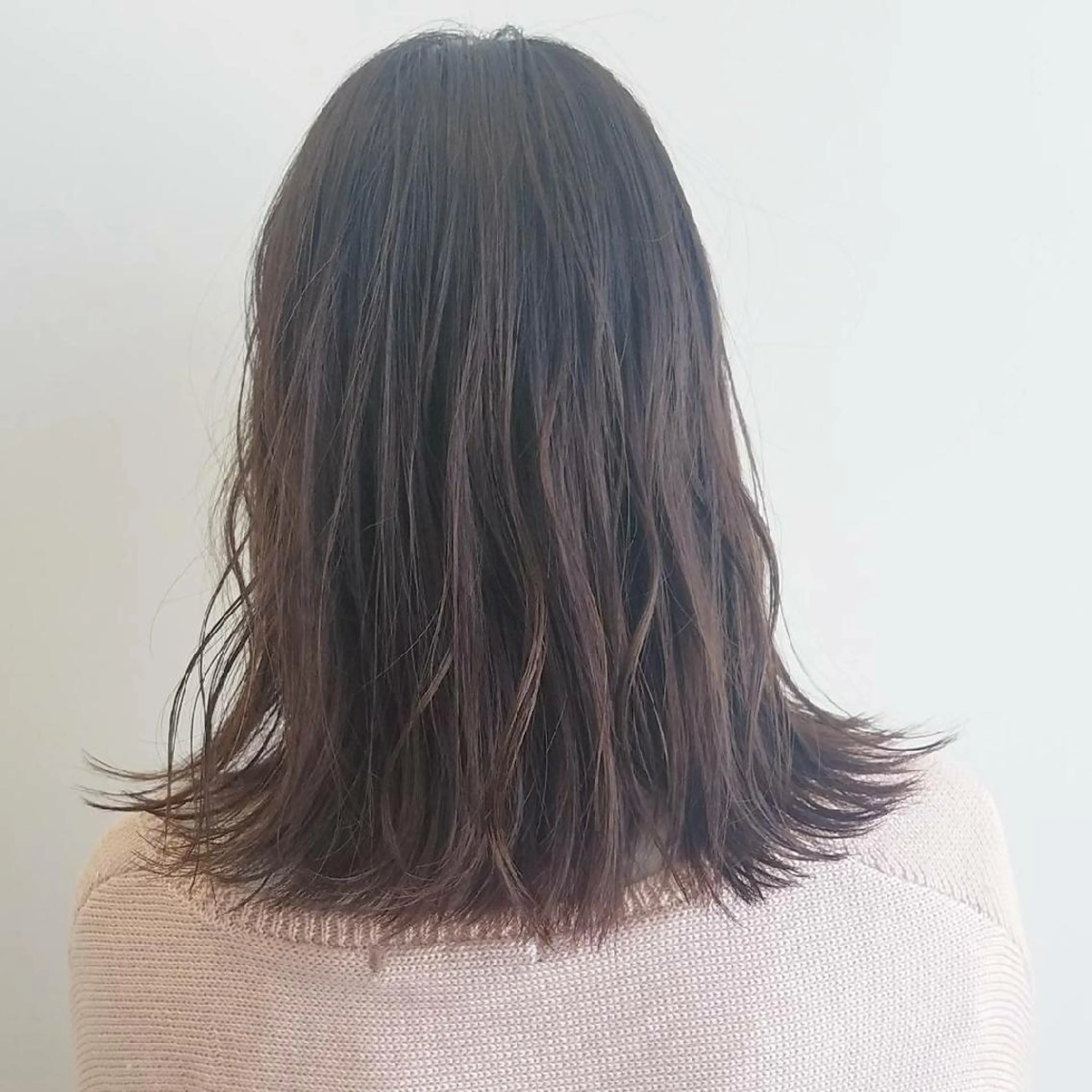 カラー ミディアム アッシュ ラベンダーカラー ラベンダーアッシュ iplus まつげ、眉毛、耳つぼのマツエク・マツパデザイン