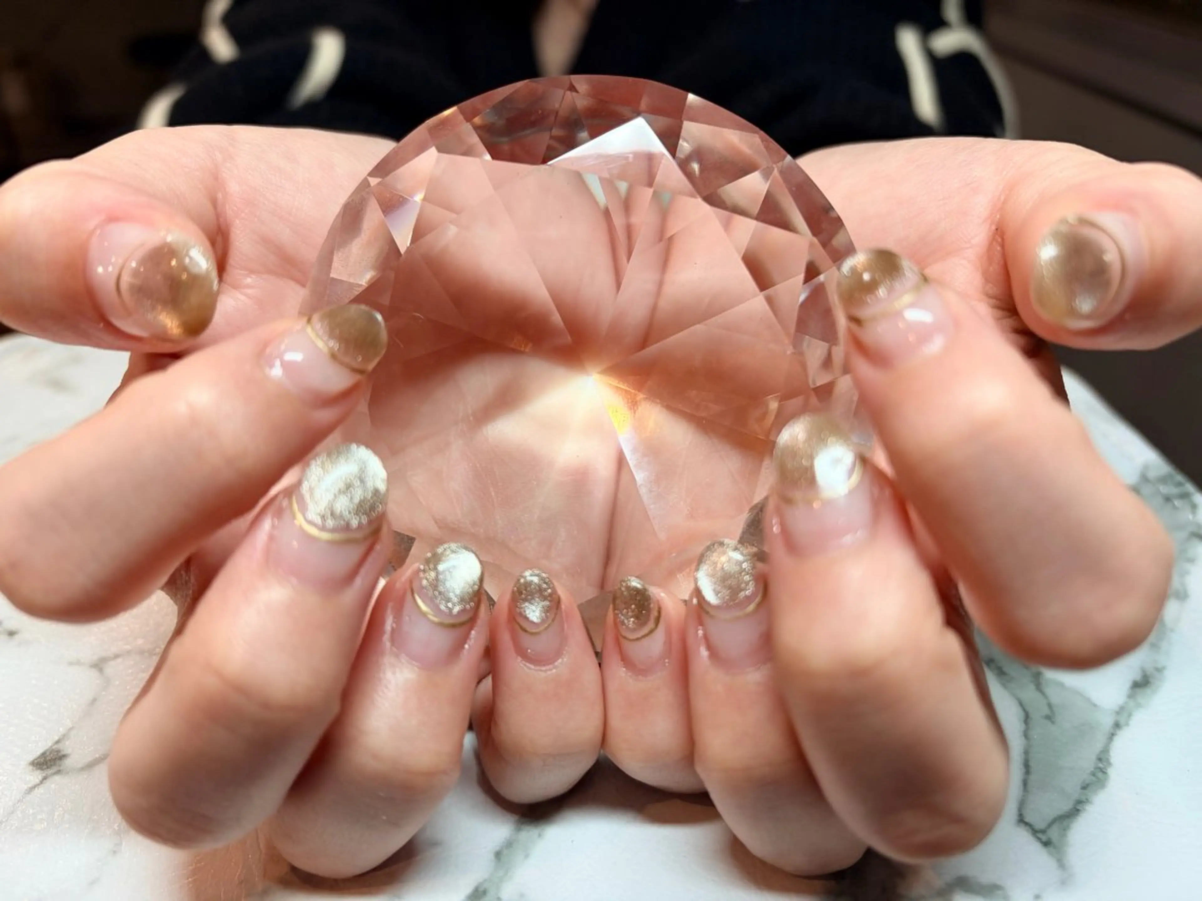 ネイル マグネットネイル ニュアンスネイル ハンドネイル 奥野 麗花のネイルデザイン