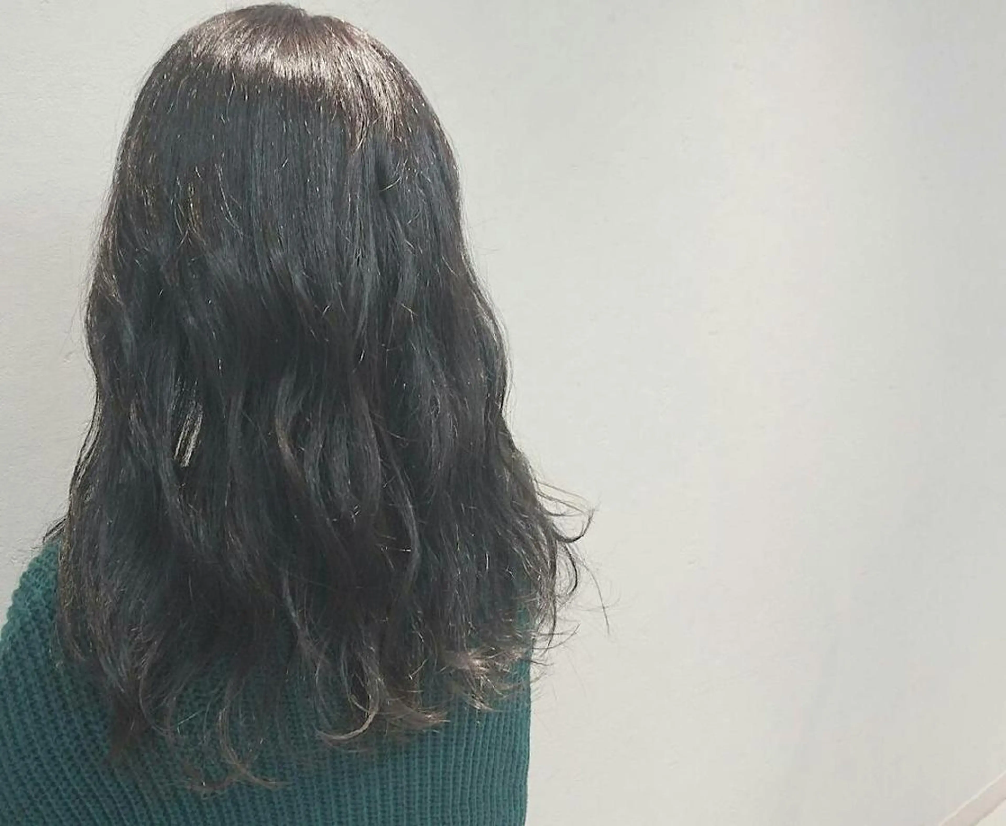 ロング カラー ブルーカラー ブルージュ グレージュ 透明感ハイライト◎ 伊藤夏海のヘアスタイル