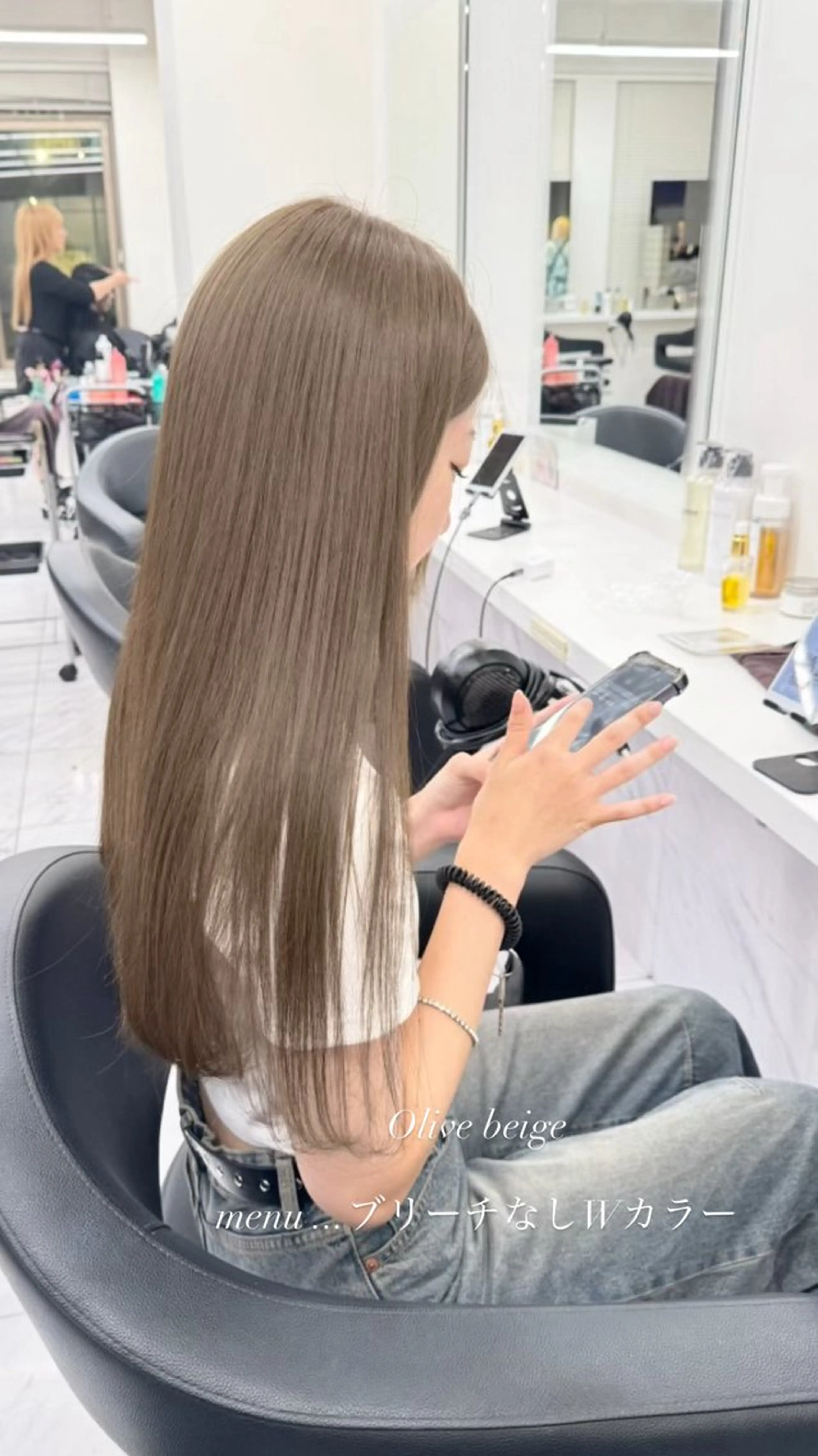 セミロング カラー ヘアアレンジ ベージュカラー ブリーチ ブリーチなしカラー オリーブベージュ ヘアカラー トリートメント ヘッドスパ ヘアセット 艶カラー の達人のヘアスタイル