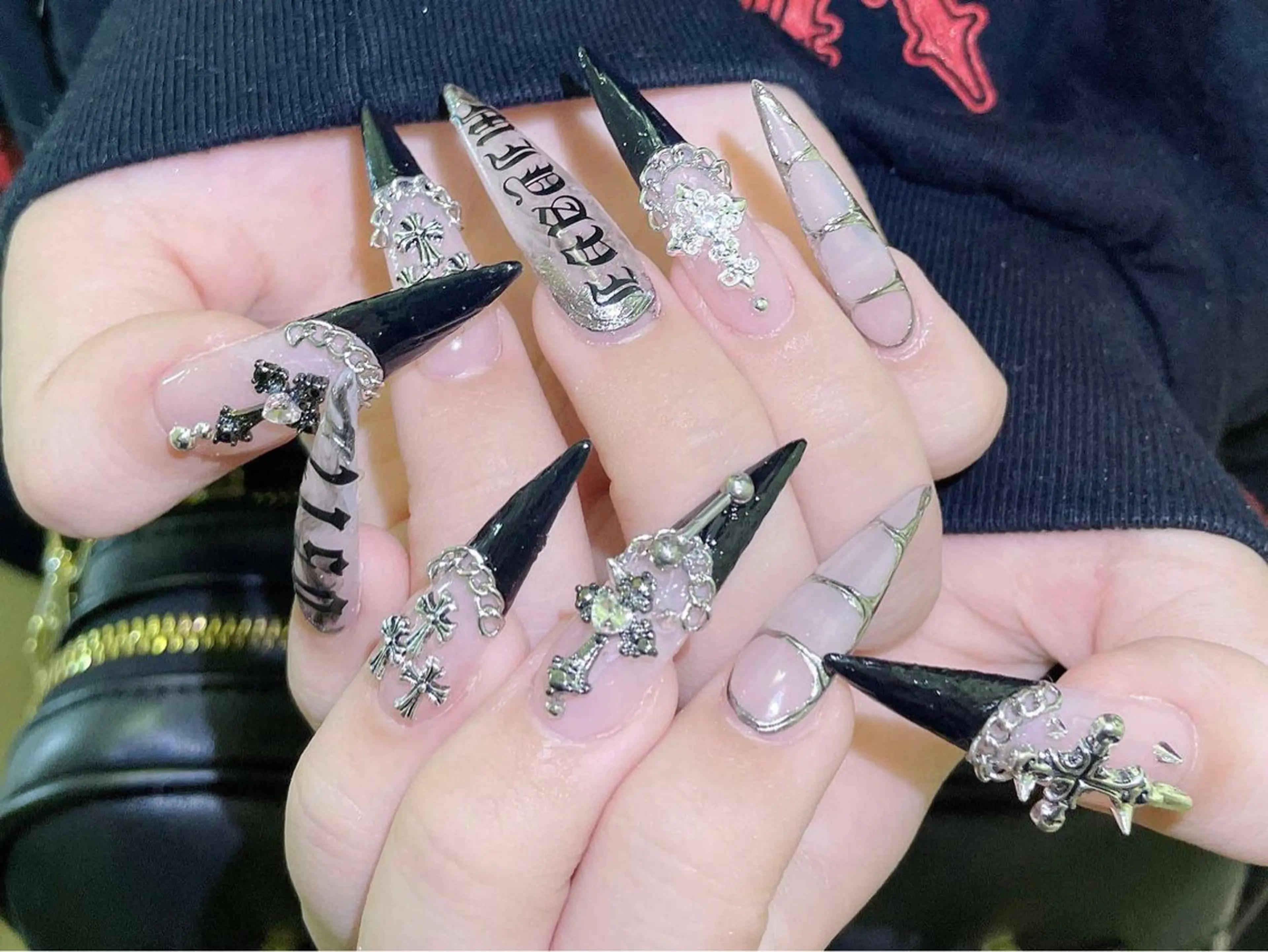 ネイル キラキラネイル スカルプネイル ハンドネイル MoMoA Nail ネイル長さ出し専門店のネイルデザイン