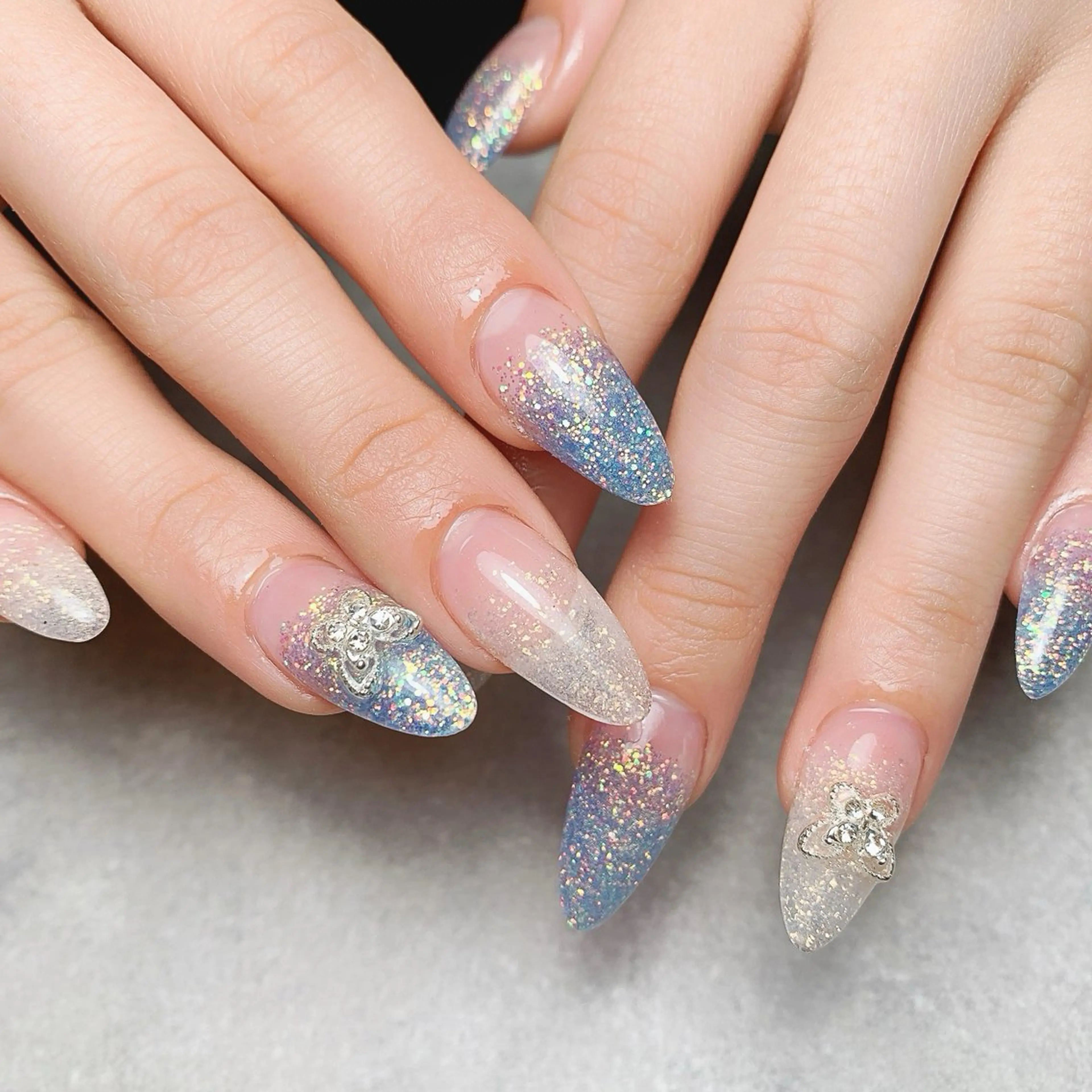 ネイル グラデーション キラキラネイル ラメ(グリッター) ラメグラデーション スカルプネイル ハンドネイル MU-5 nailのネイルデザイン