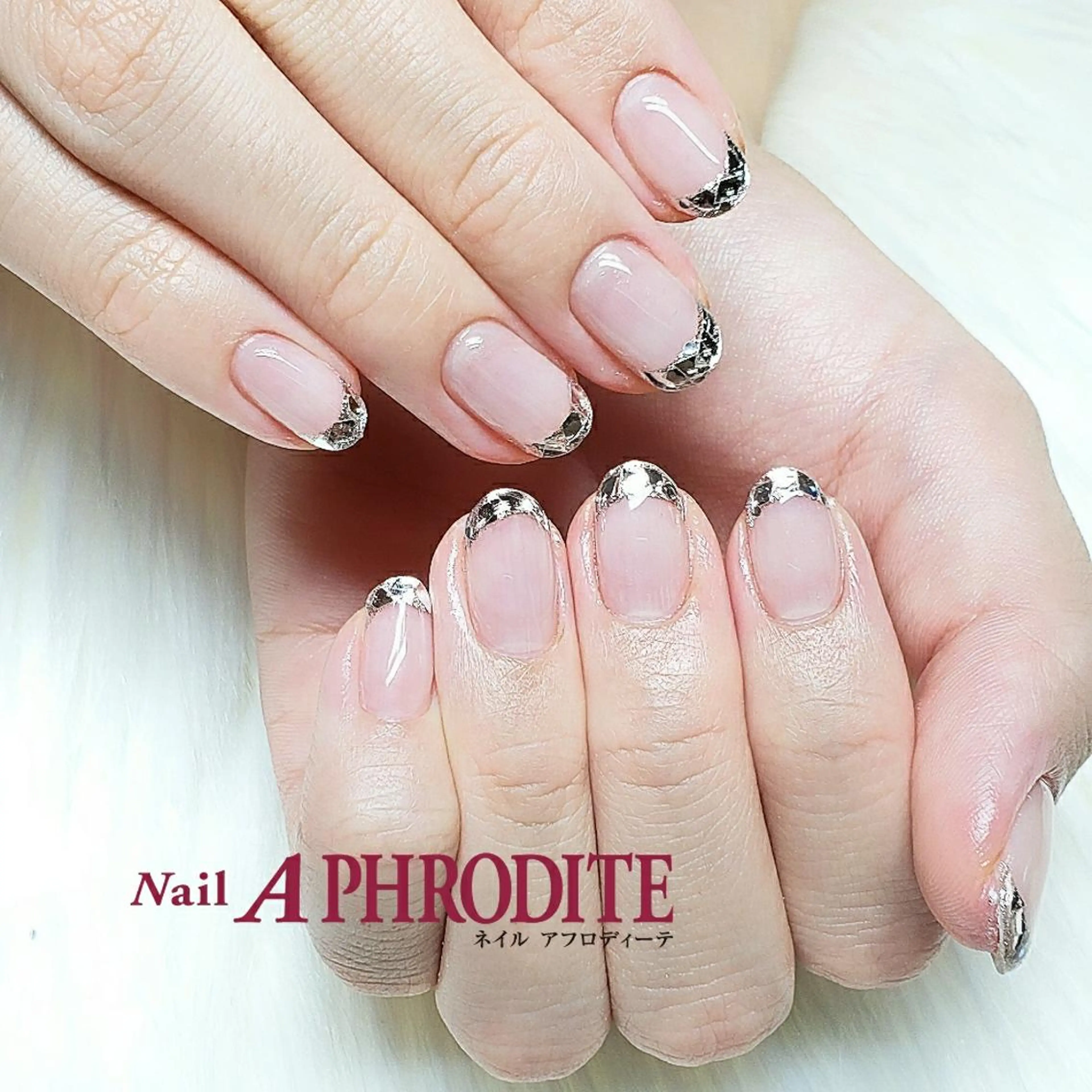ネイル オーロラネイル クリアネイル ジェルネイル シルバー ソフトジェル ハンドネイル Nail  Aphroditeのネイルデザイン