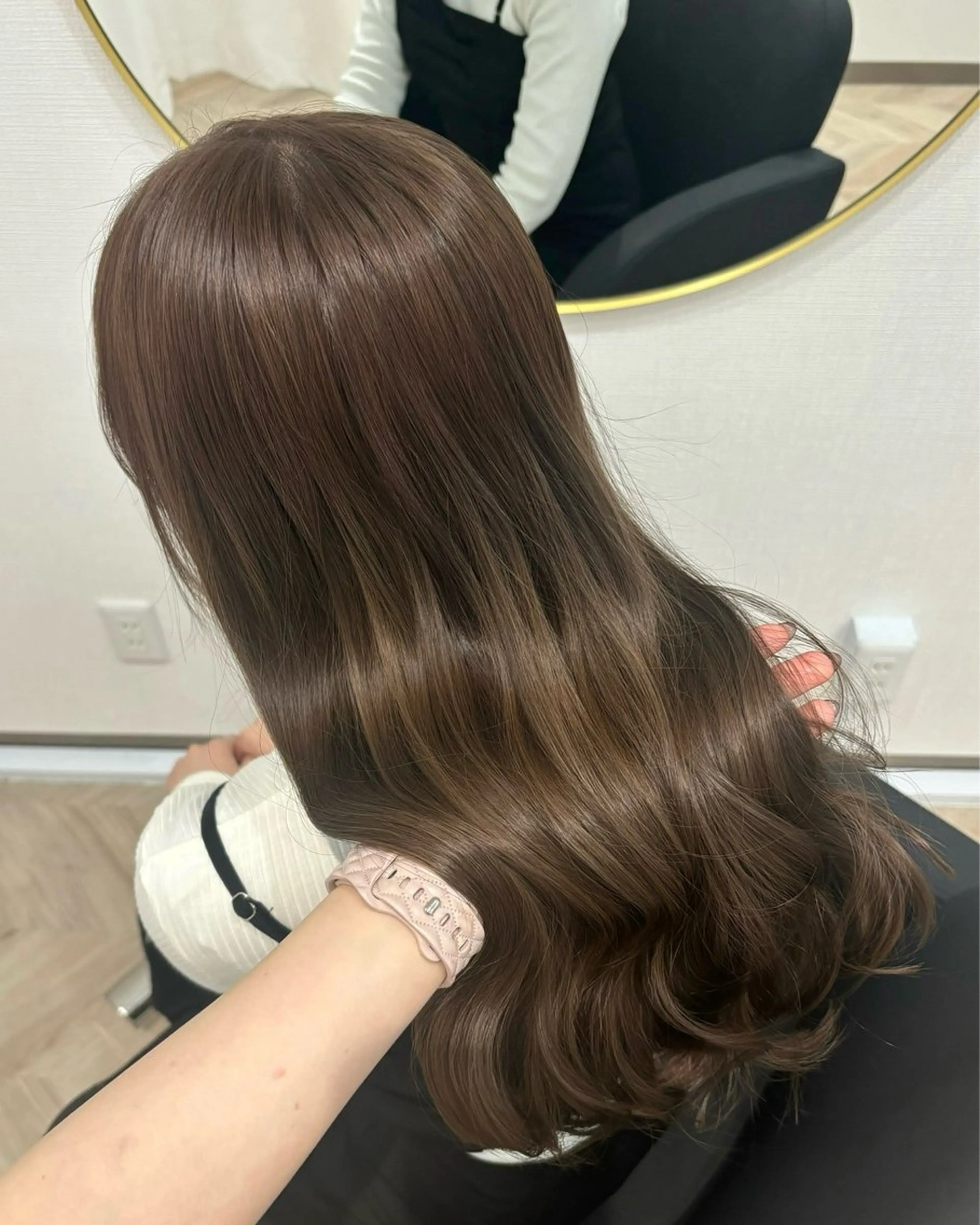 ロング カラー ベージュカラー ヘーゼル ヘアカラー トリートメント 𝒎𝒐𝒆🩰 名駅/ヘアメ/暖色♡のヘアスタイル