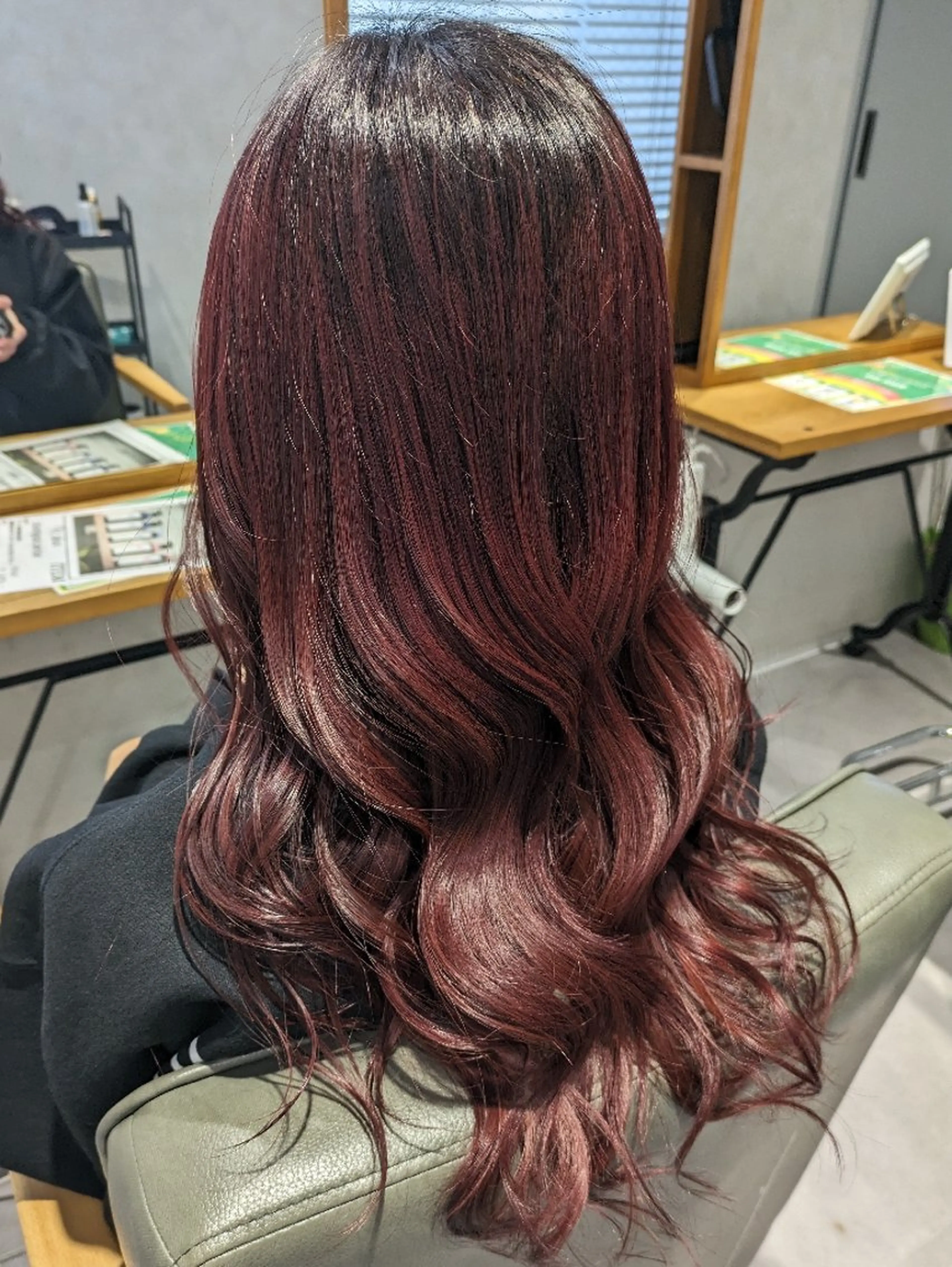 ロング カラー ヘアアレンジ レッドカラー カット ヘアカラー 小國 綾かのヘアスタイル