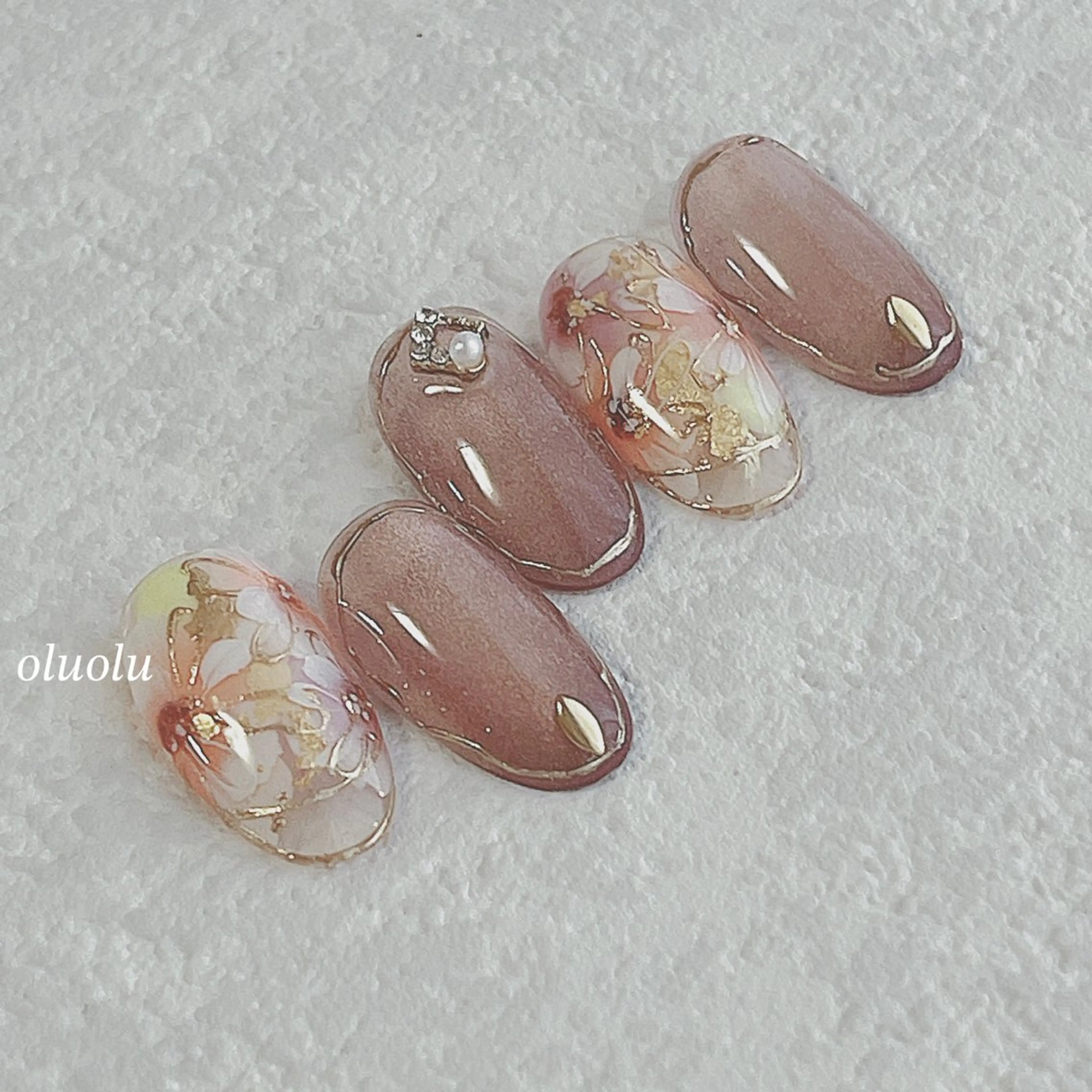 ネイル アートネイル フラワーネイル フットネイル マグネットネイル ニュアンスネイル ハンドネイル 大村 紬華のネイルデザイン