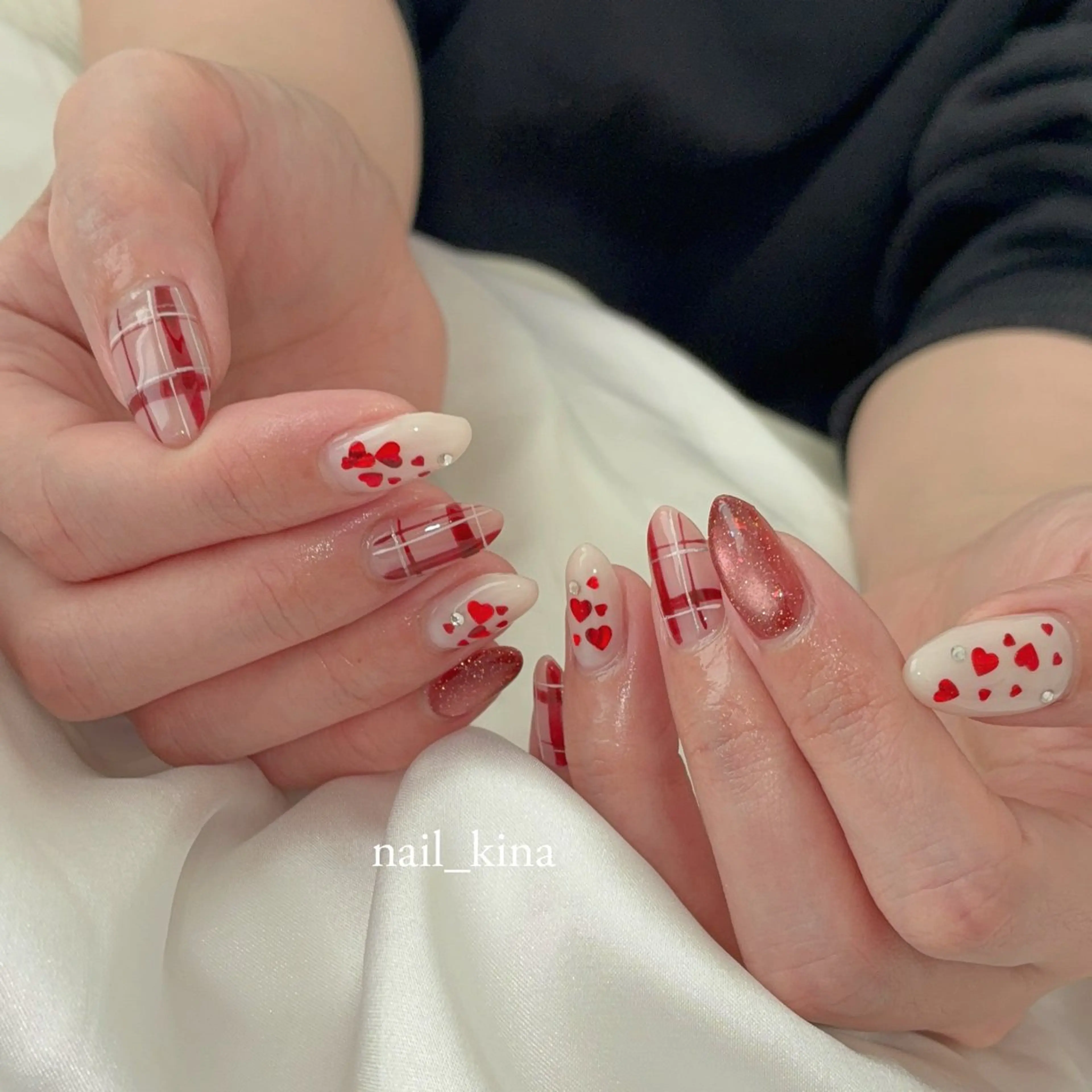 ネイル アートネイル ジェルネイル マグネットネイル パラジェル ハンドネイル nail_ kinaのネイルデザイン