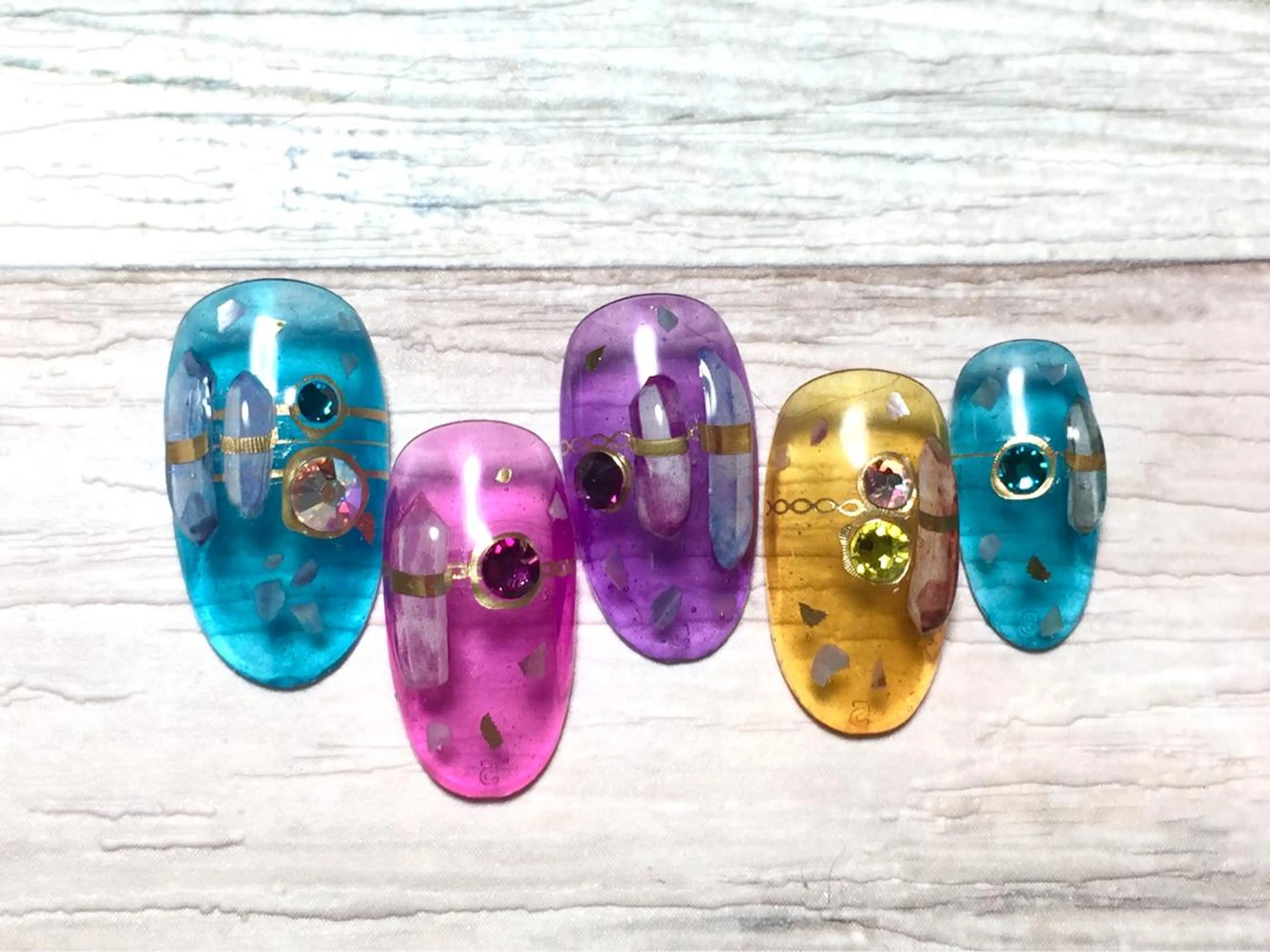 ネイル ハンドネイル ネイルサロン アティロン所属・ネイルサロン アティロンのネイルデザイン