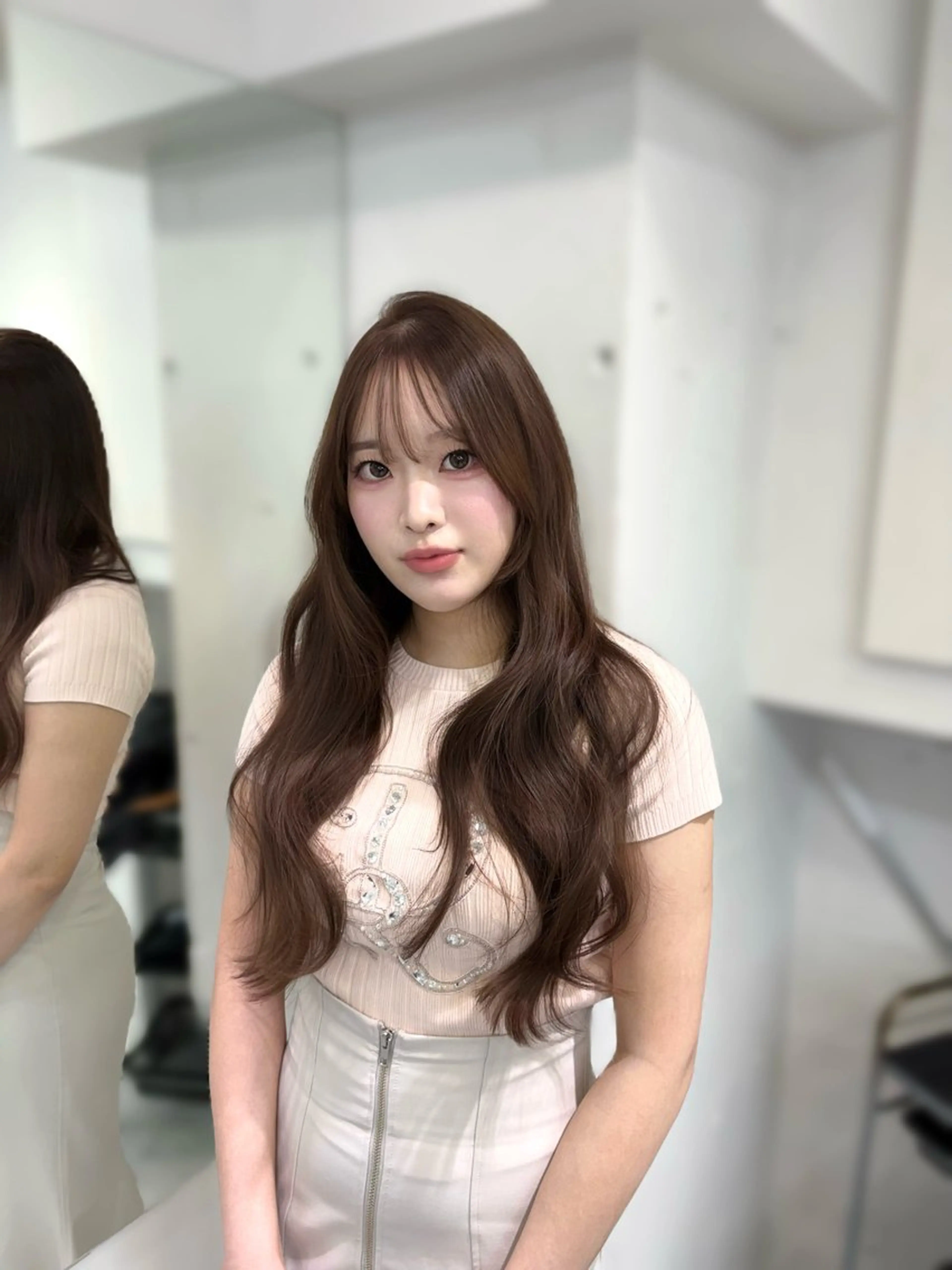 ロング カラー ヘアカラー トリートメント ATRA所属・ワンホン級艶髪 🤍𝑀𝐼𝐻𝑂のヘアスタイル