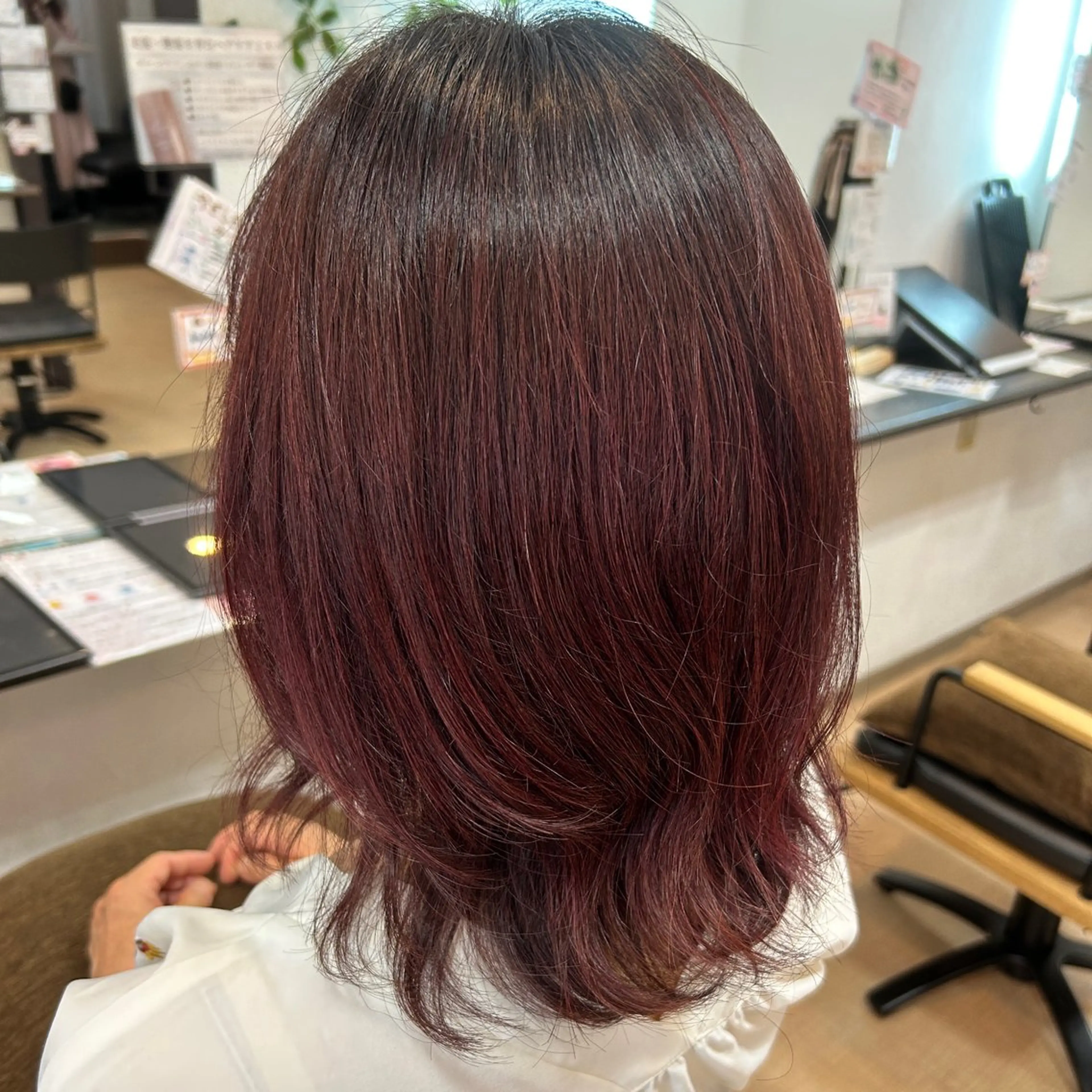 ミディアム 宮地 和のヘアスタイル