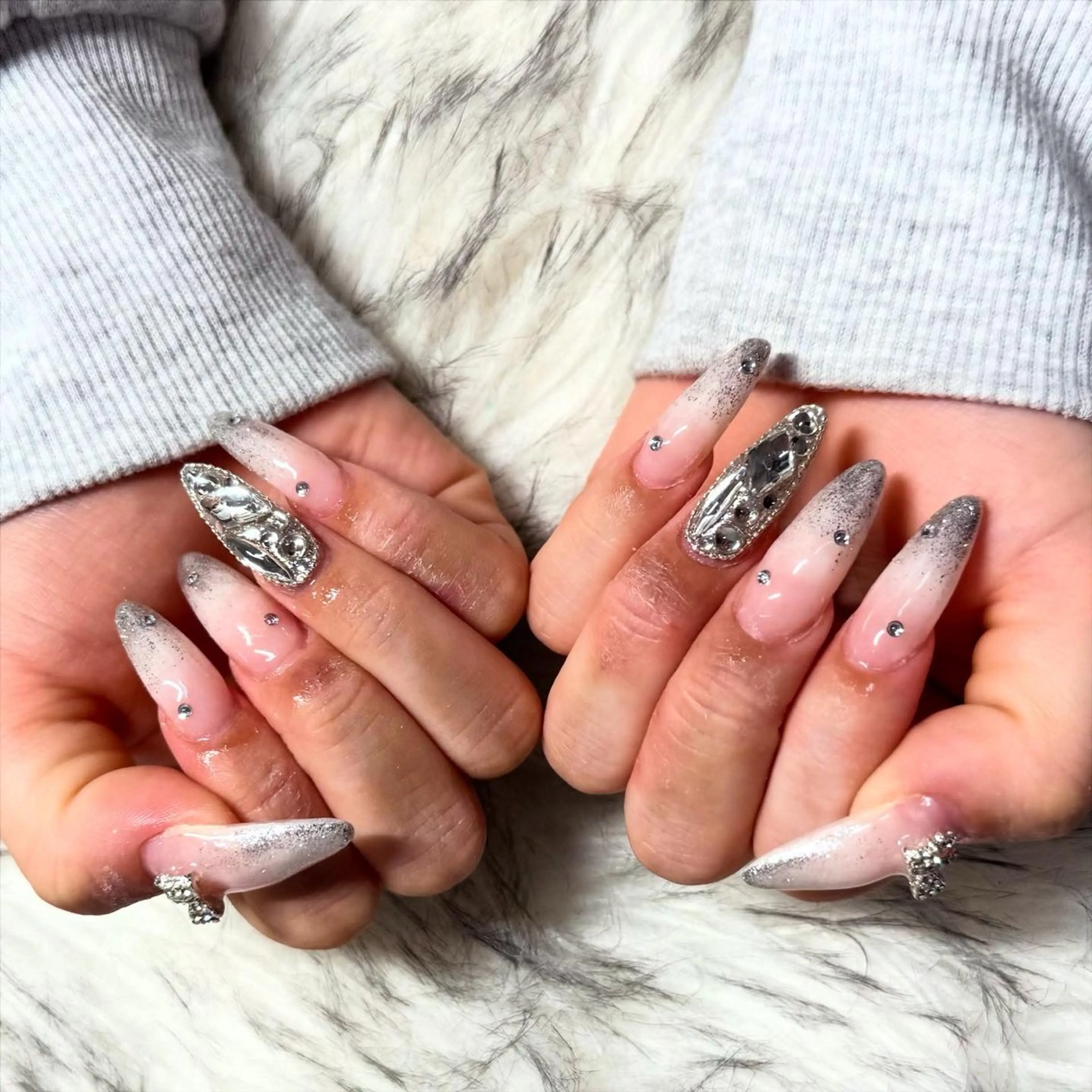 ロング ハンドネイル mao .のネイルデザイン