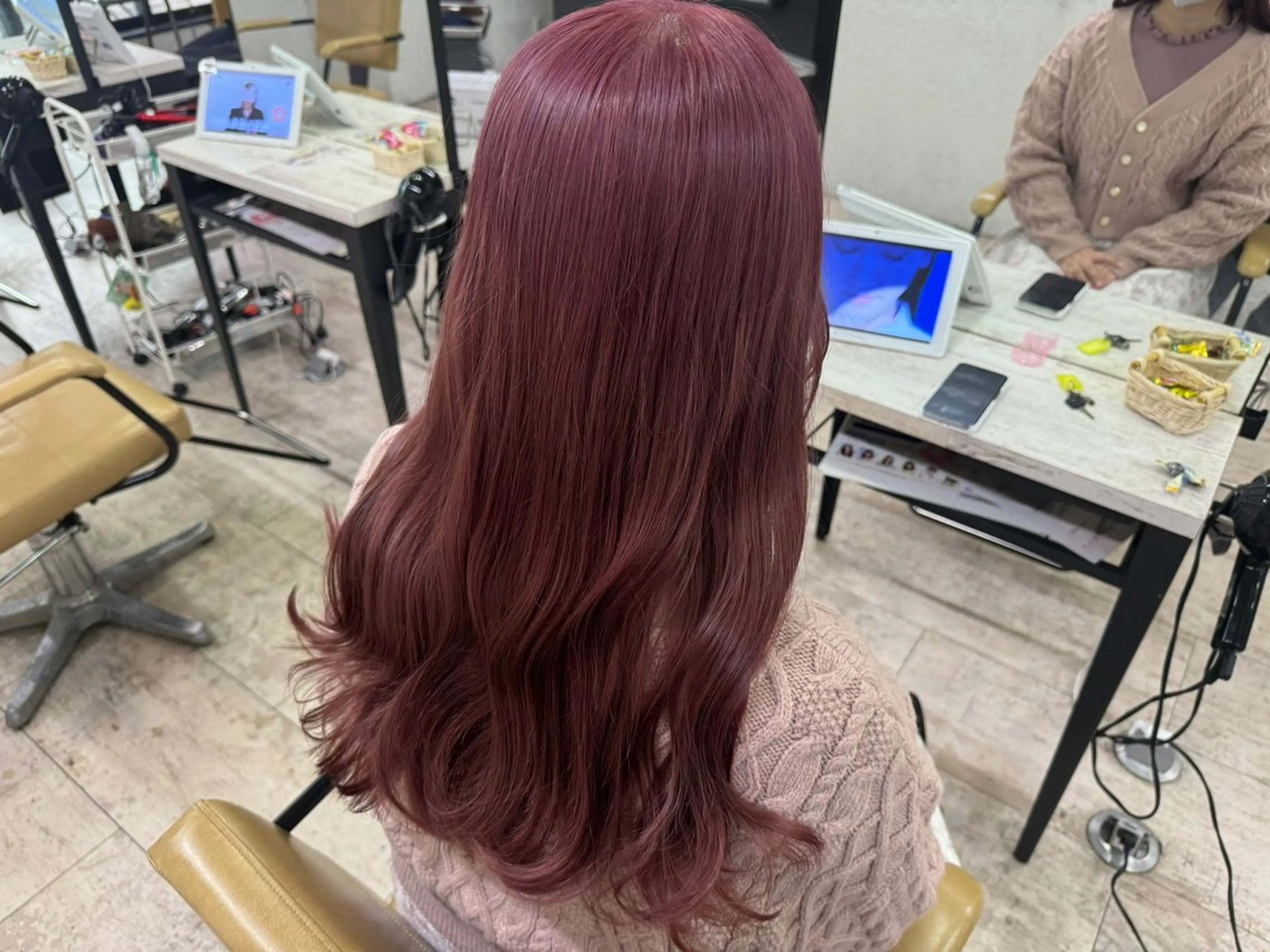 ロング カラー ブリーチ ピンクカラー ヘアカラー 💙 Tomoka💜のヘアスタイル