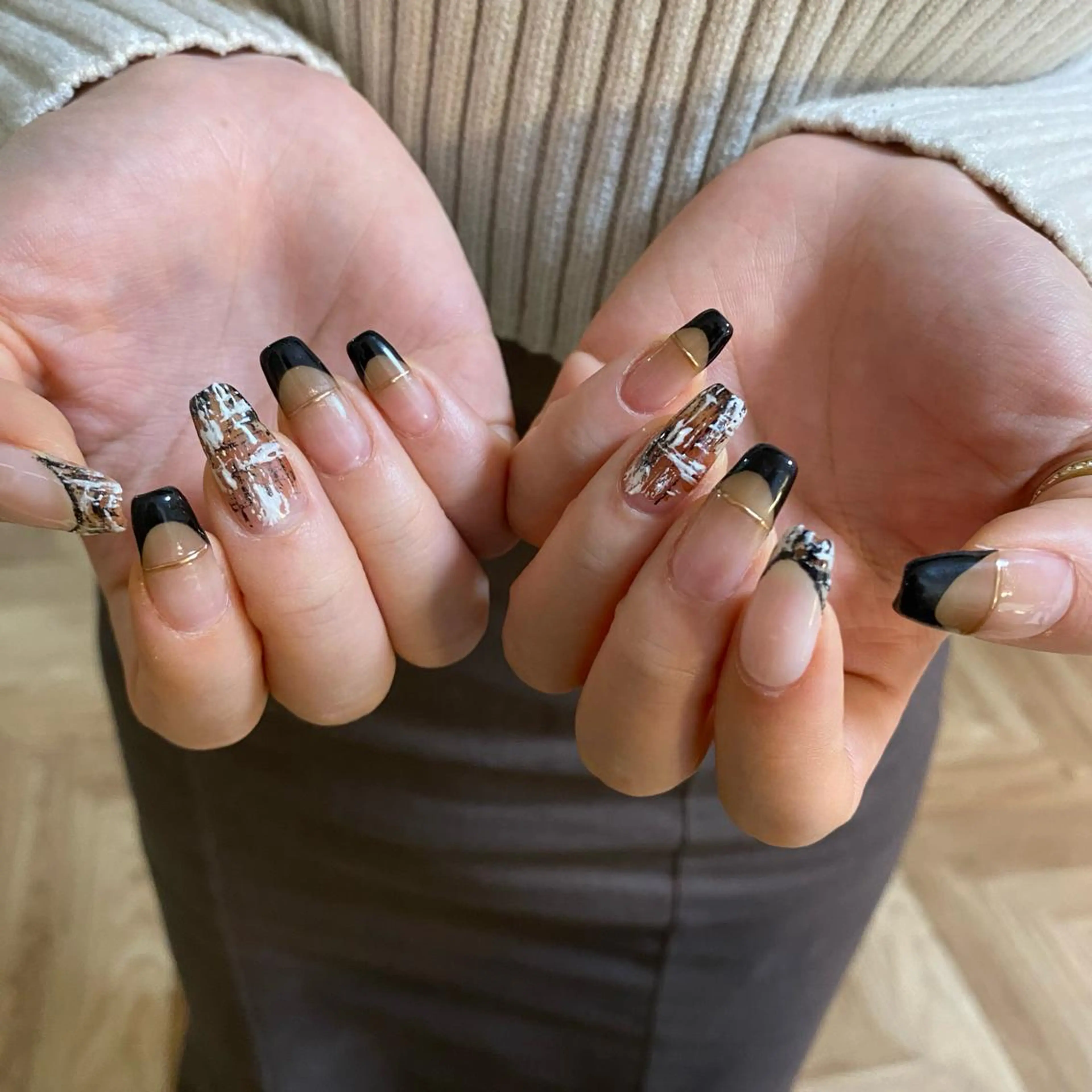 ネイル ハンドネイル Amber21.所属・Nagahama Akariのネイルデザイン