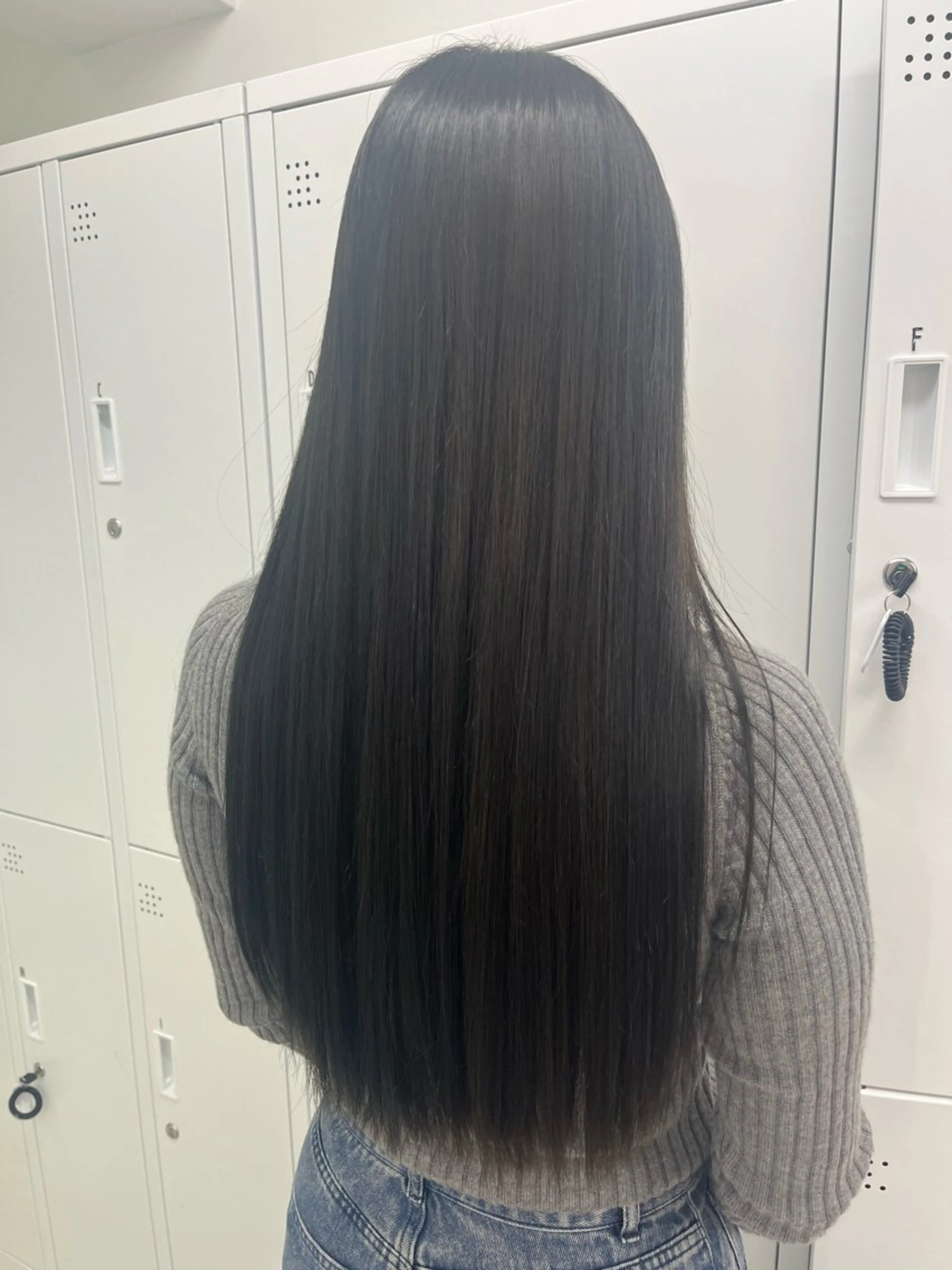 ロング カラー アッシュ アッシュグレー アッシュグレージュ グレージュ カット ヘアカラー トリートメント 🫧ぷる艶カラー🫧 Yuubi🦩のヘアスタイル