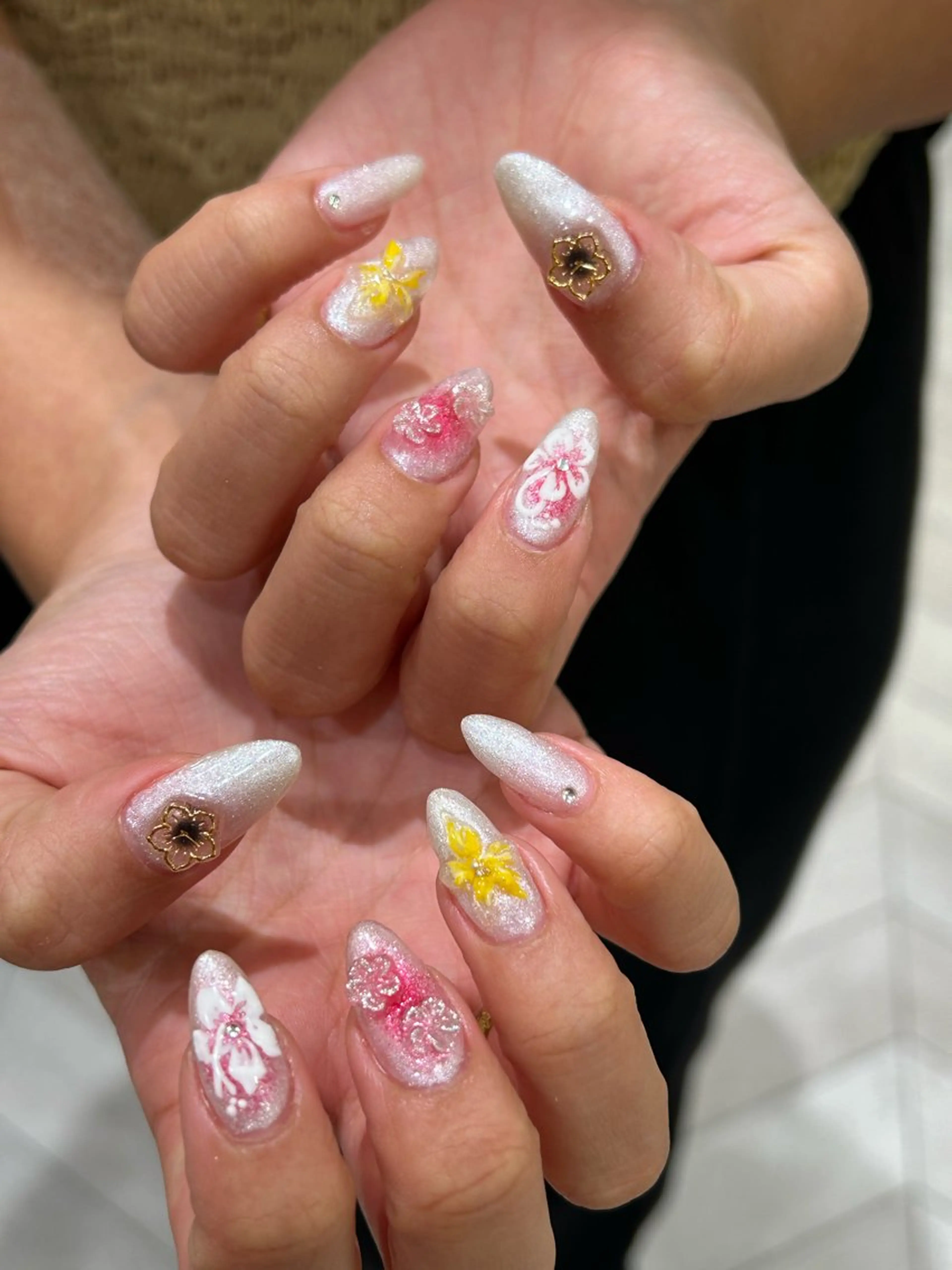 ネイル ꪆৎ平行アーチ ྀི ワカナの眉毛・アイブロウイメージ