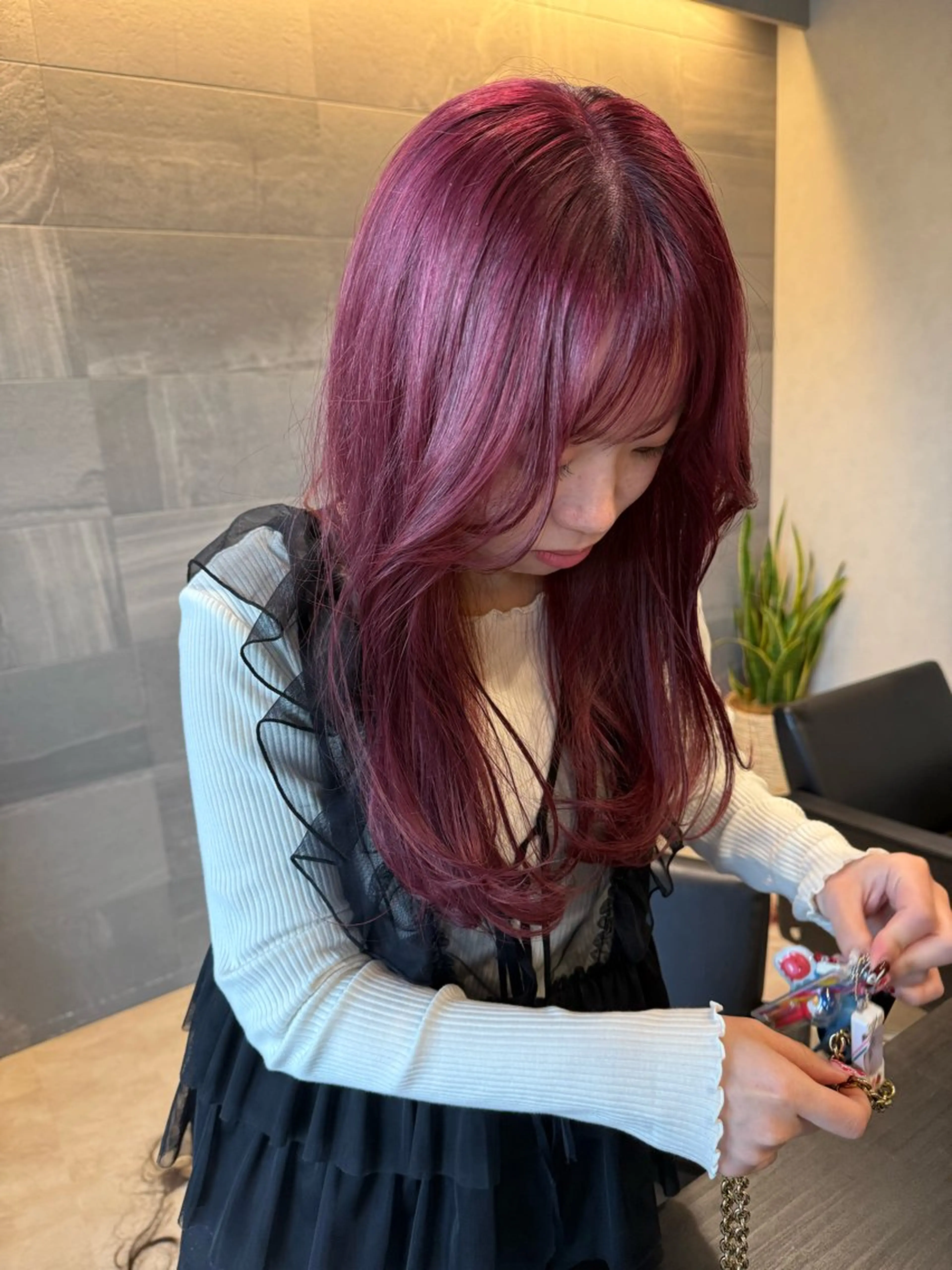 ロング カラー カシス ピンクカラー ヘアカラー 透明カラー/レイヤー misaki °＊のヘアスタイル