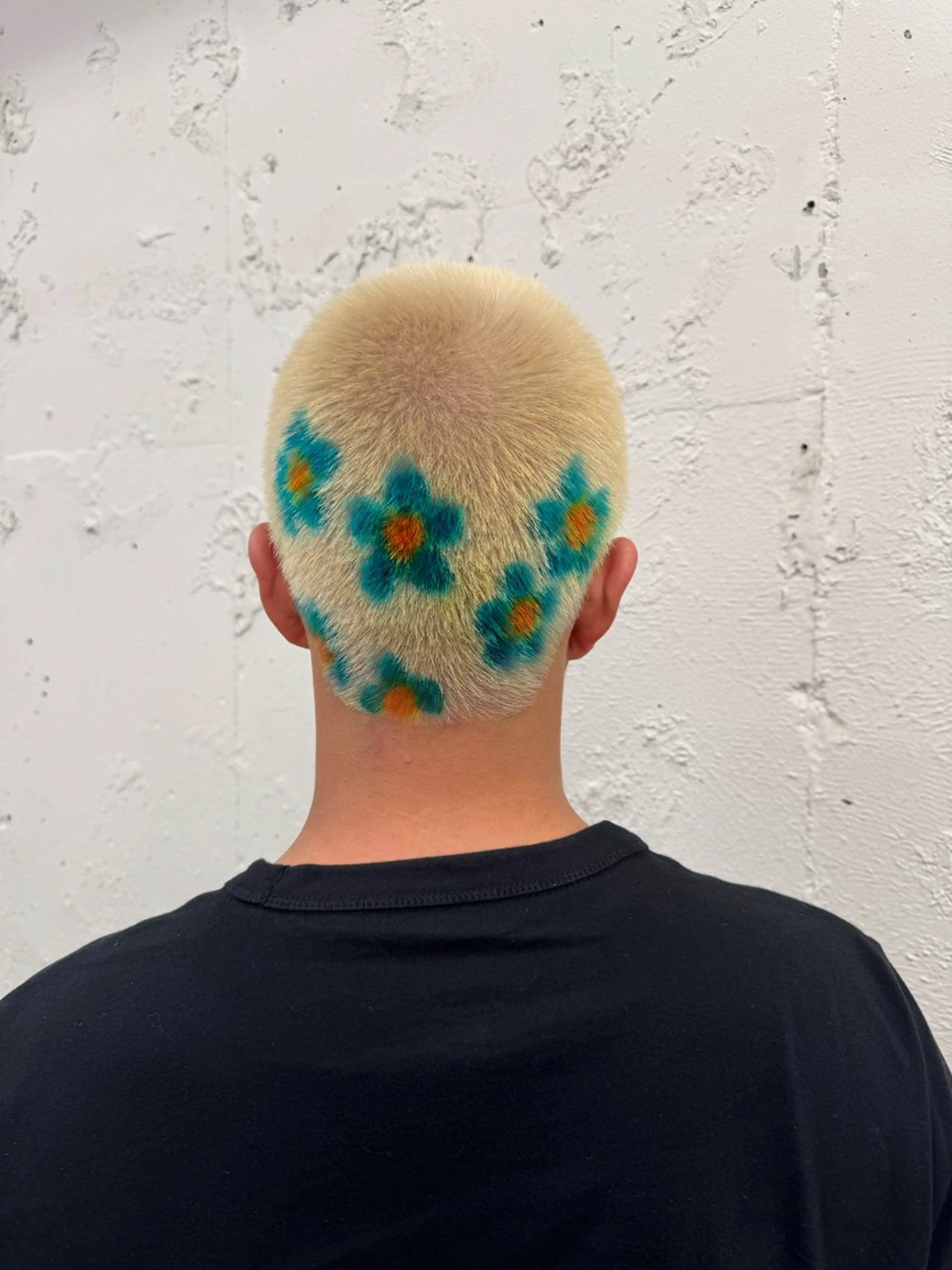 ショート カラー メンズ メンズブリーチ ボウズ フェードカット メンズハイライト メンズショート カット ヘアカラー トリートメント 💈メンズ特化💈 TASUKUのヘアスタイル