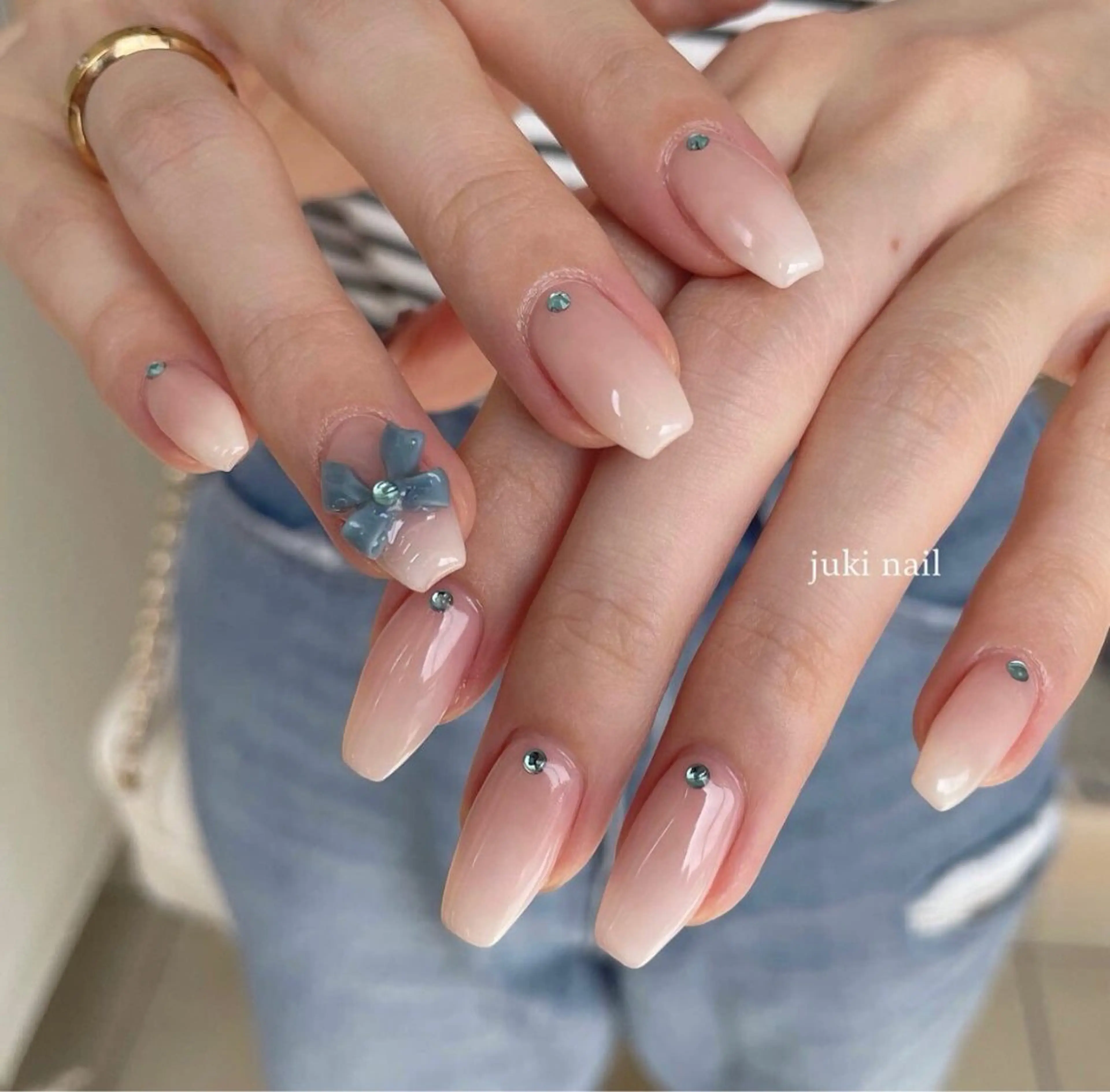 ネイル グラデーション ラメ(グリッター) マグネットネイル ミラーネイル ニュアンスネイル ハンドネイル Lumi de nails所属・Lumi de nailsのネイルデザイン