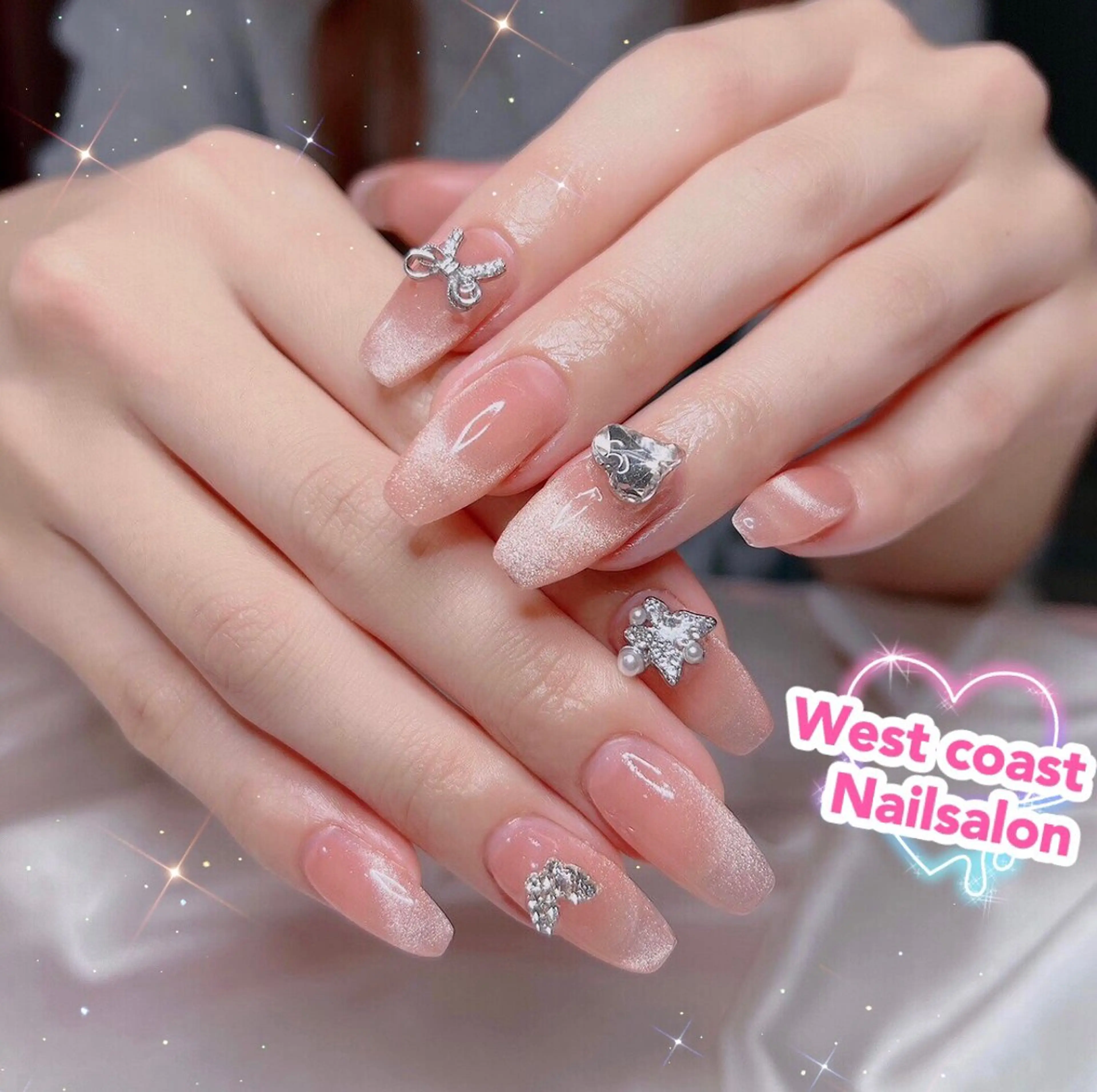 ネイル グラデーション 韓国ネイル マグネットネイル 持ち込み ニュアンスネイル リボン、ガーリー パーツ放題専門店のネイルデザイン