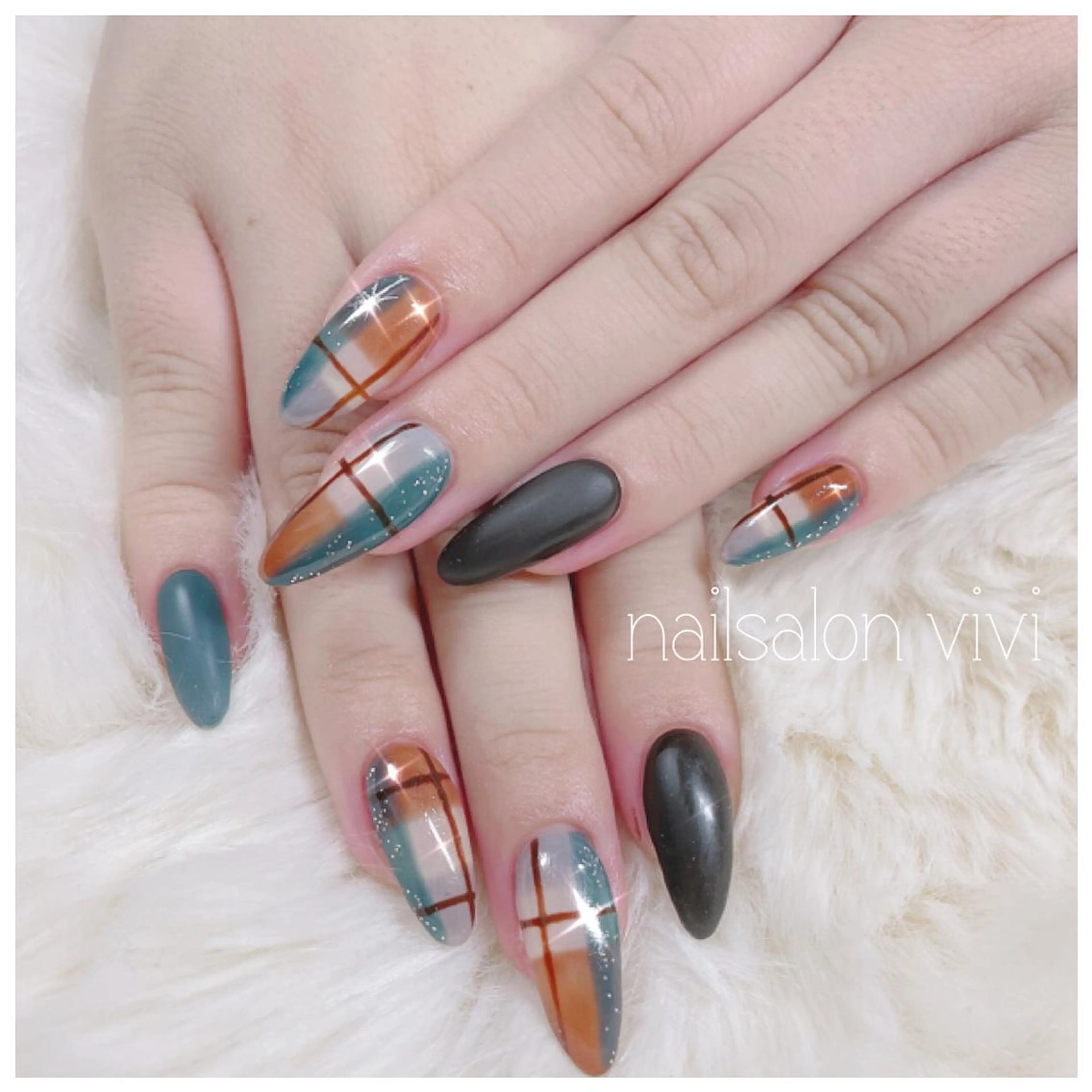 ネイル ＶＩＶＩ nailsalonのネイルデザイン