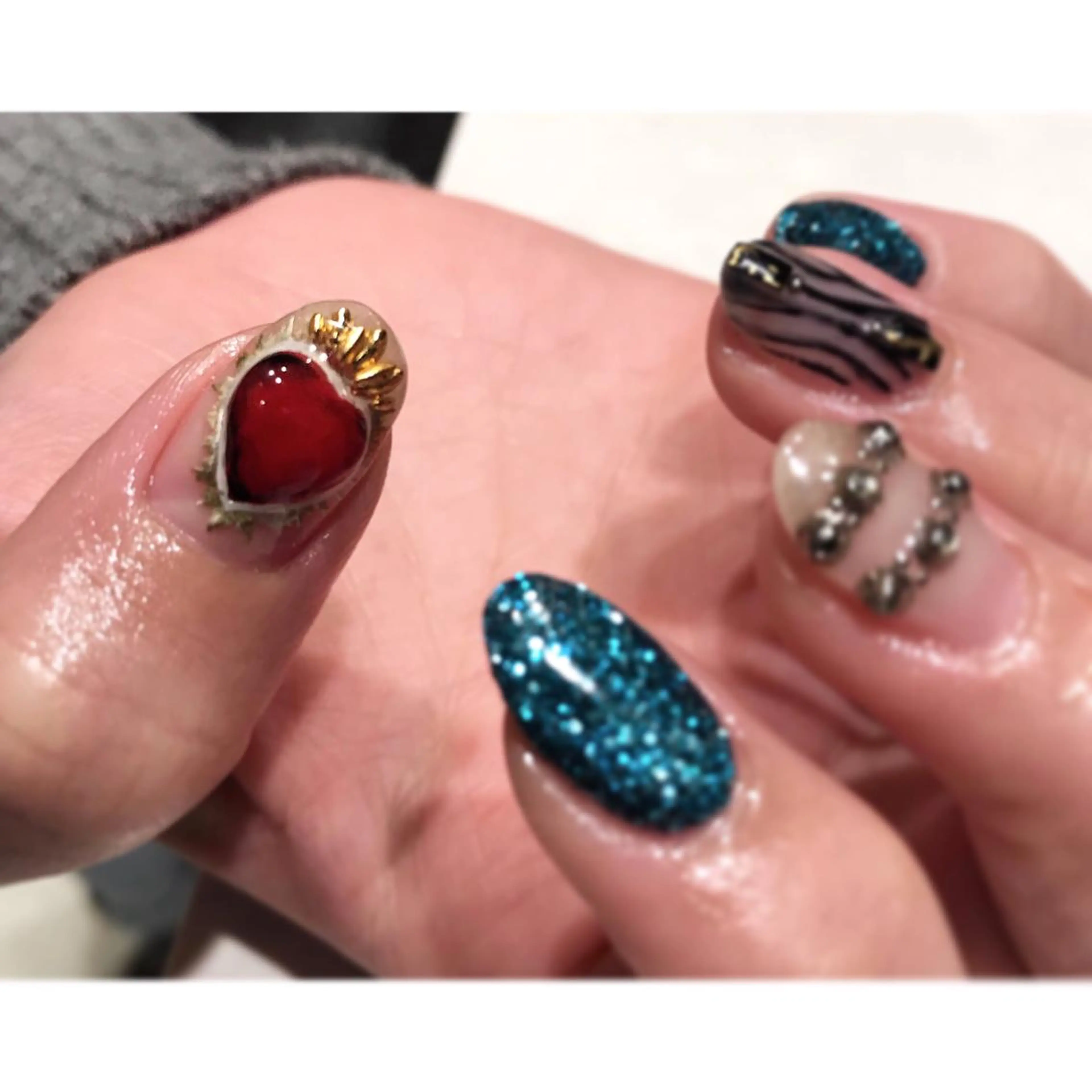 ネイル nail atelier AMBER所属・saori .の眉毛・アイブロウイメージ