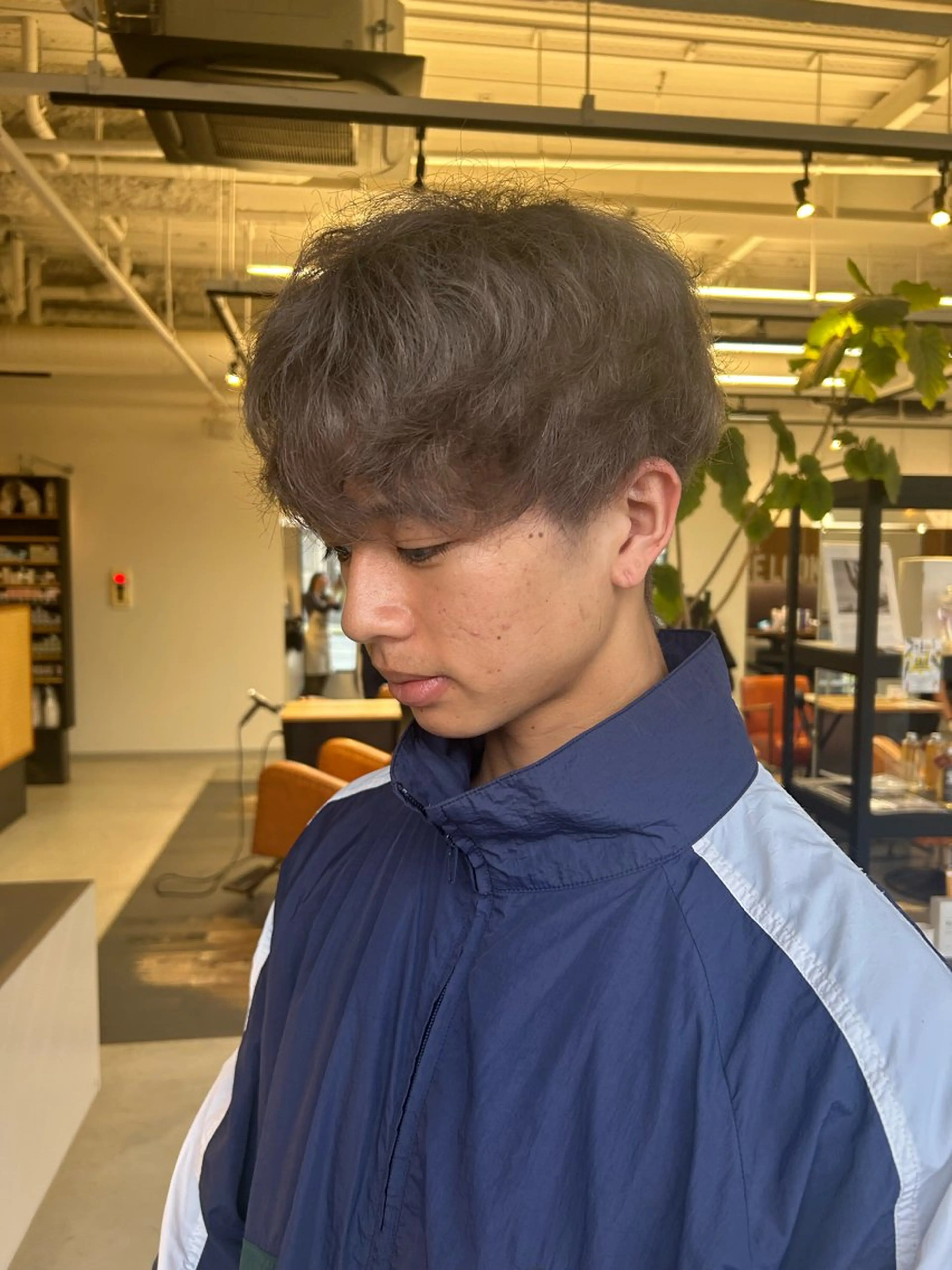 ショート カラー メンズ メンズブリーチ ブリーチ シルバー ヘアカラー guinness所属・★美容柱★ 🔥はると🔥のヘアスタイル