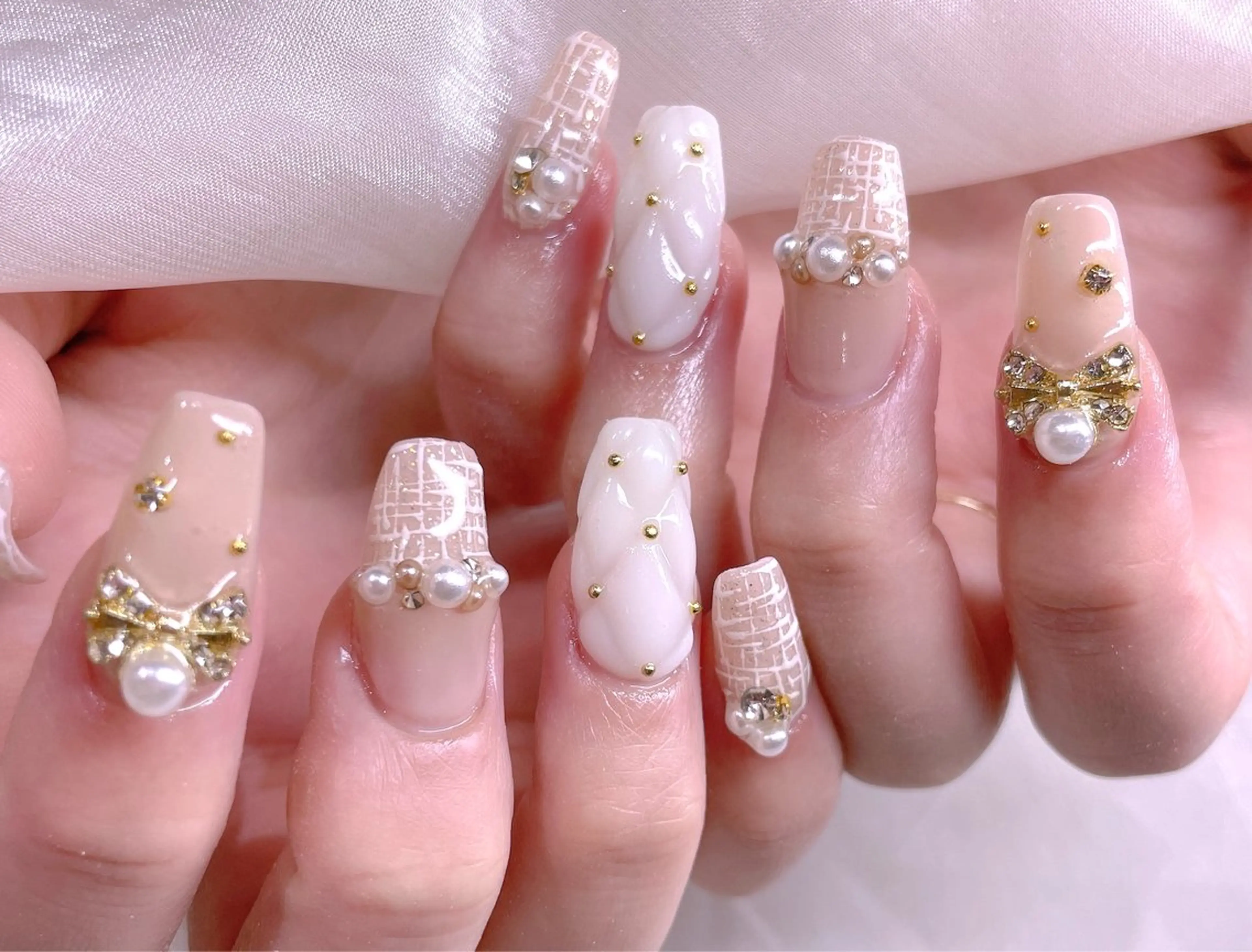 ネイル チークネイル フレンチネイル ハート 韓国ネイル レース 美爪パラジェル導入店 Sunnilyのネイルデザイン