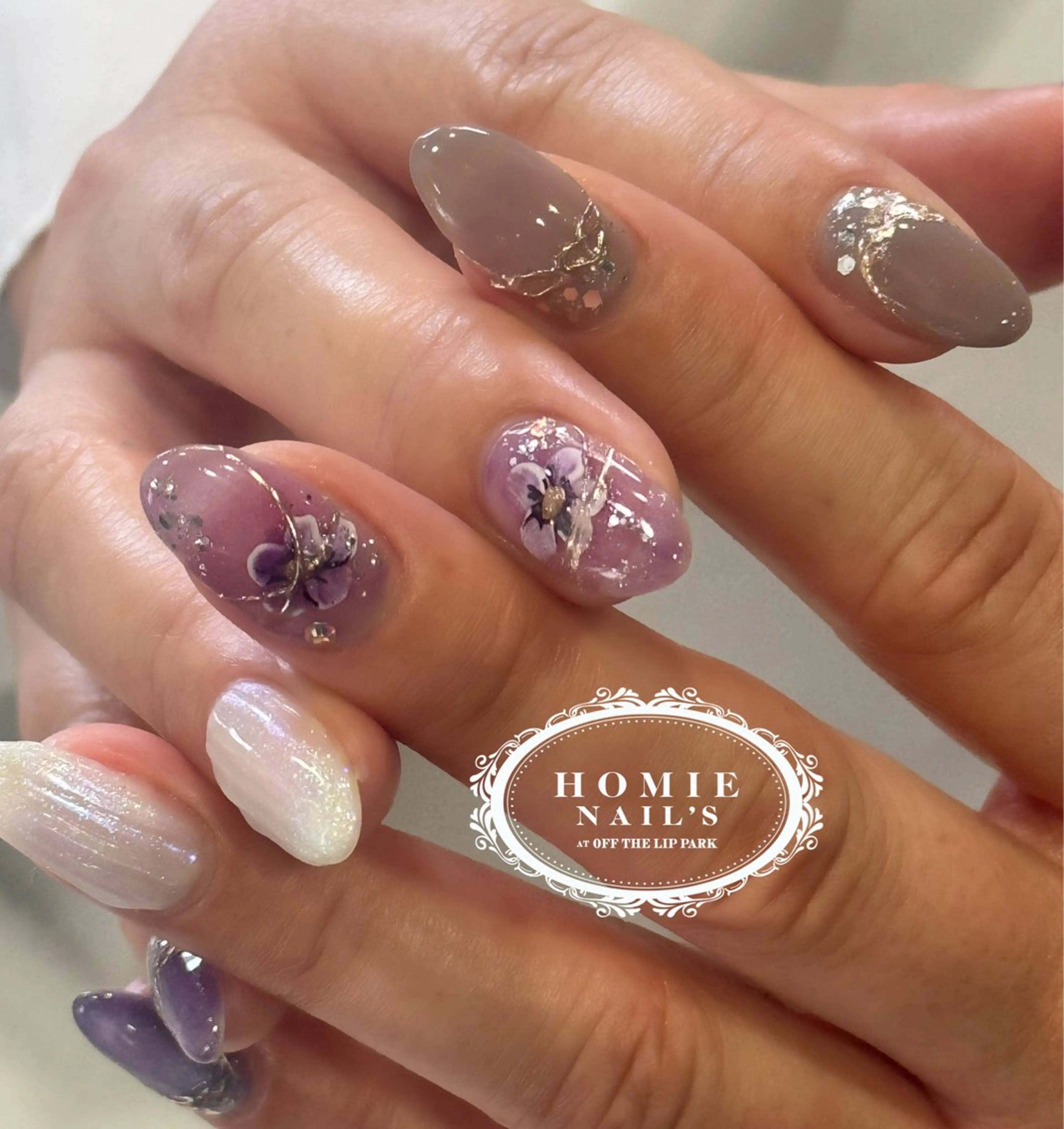 ネイル アートネイル ニュアンスネイル オフザリップパーク Asamiのネイルデザイン