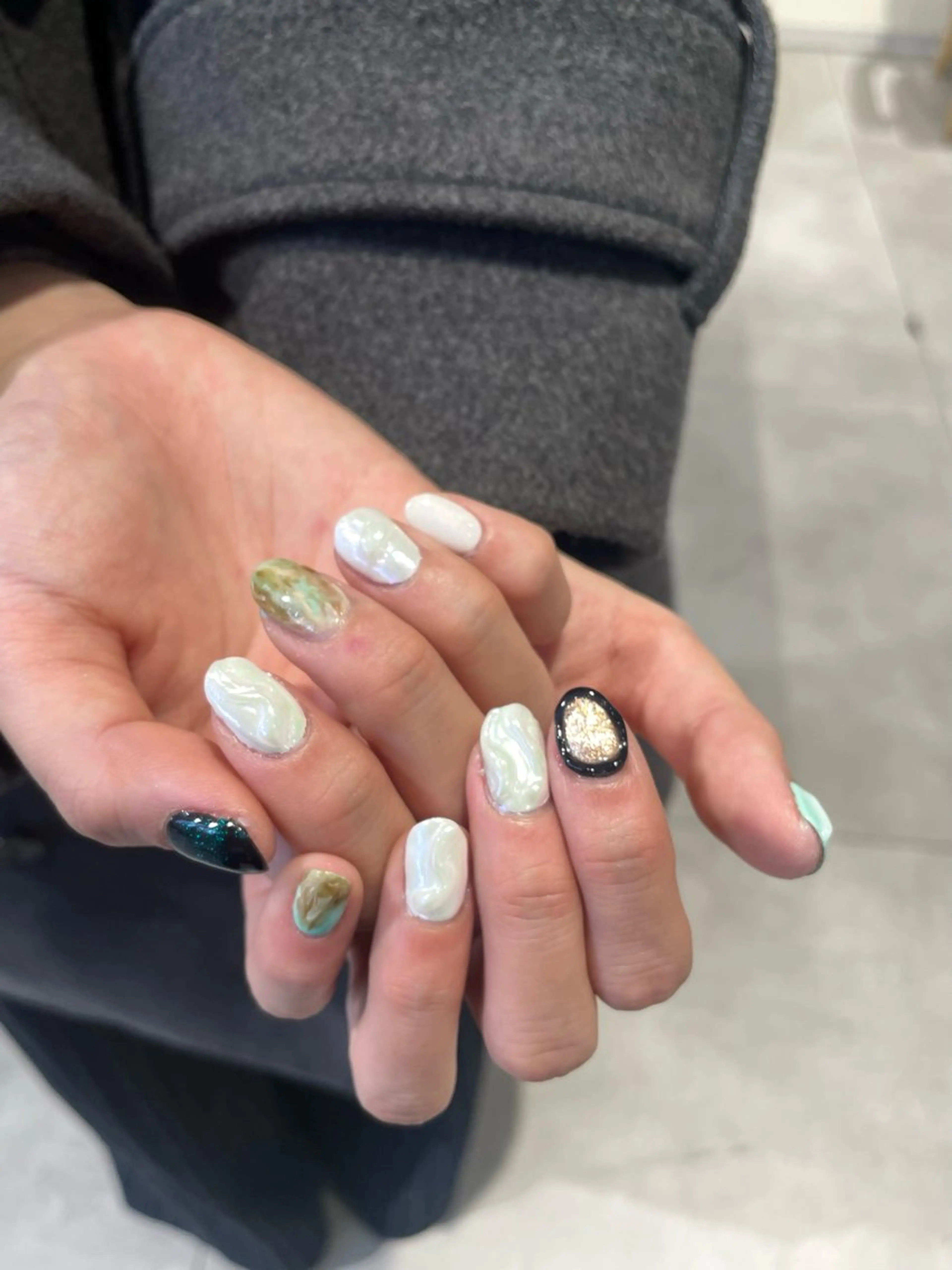 ネイル ハンドネイル 🌟暖色系ハイトーン 🌟AIのヘアスタイル