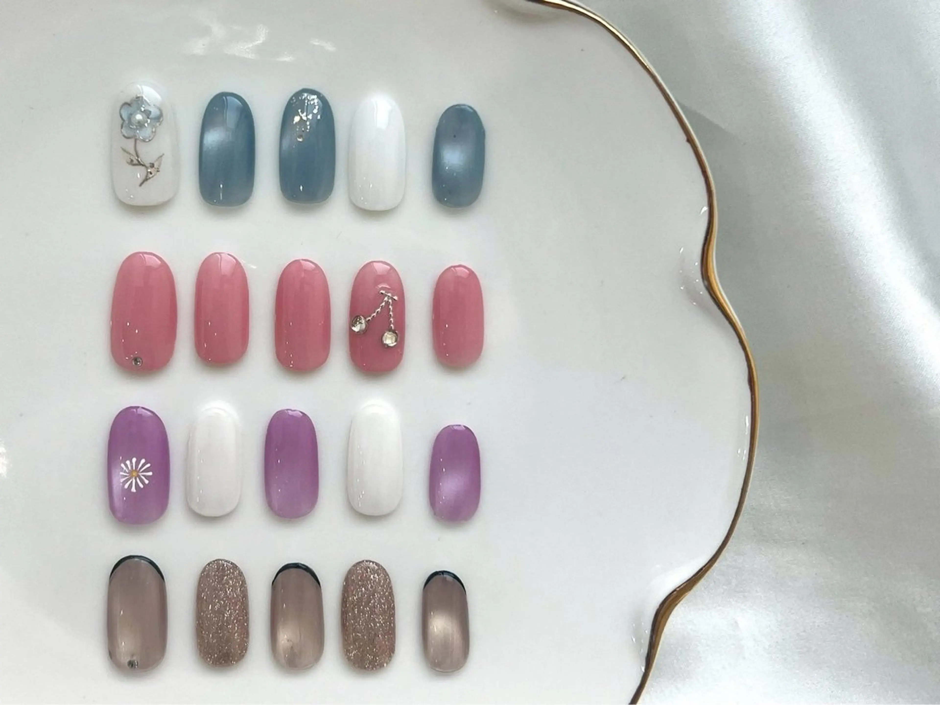 ネイル ALLURENAIL moneのネイルデザイン