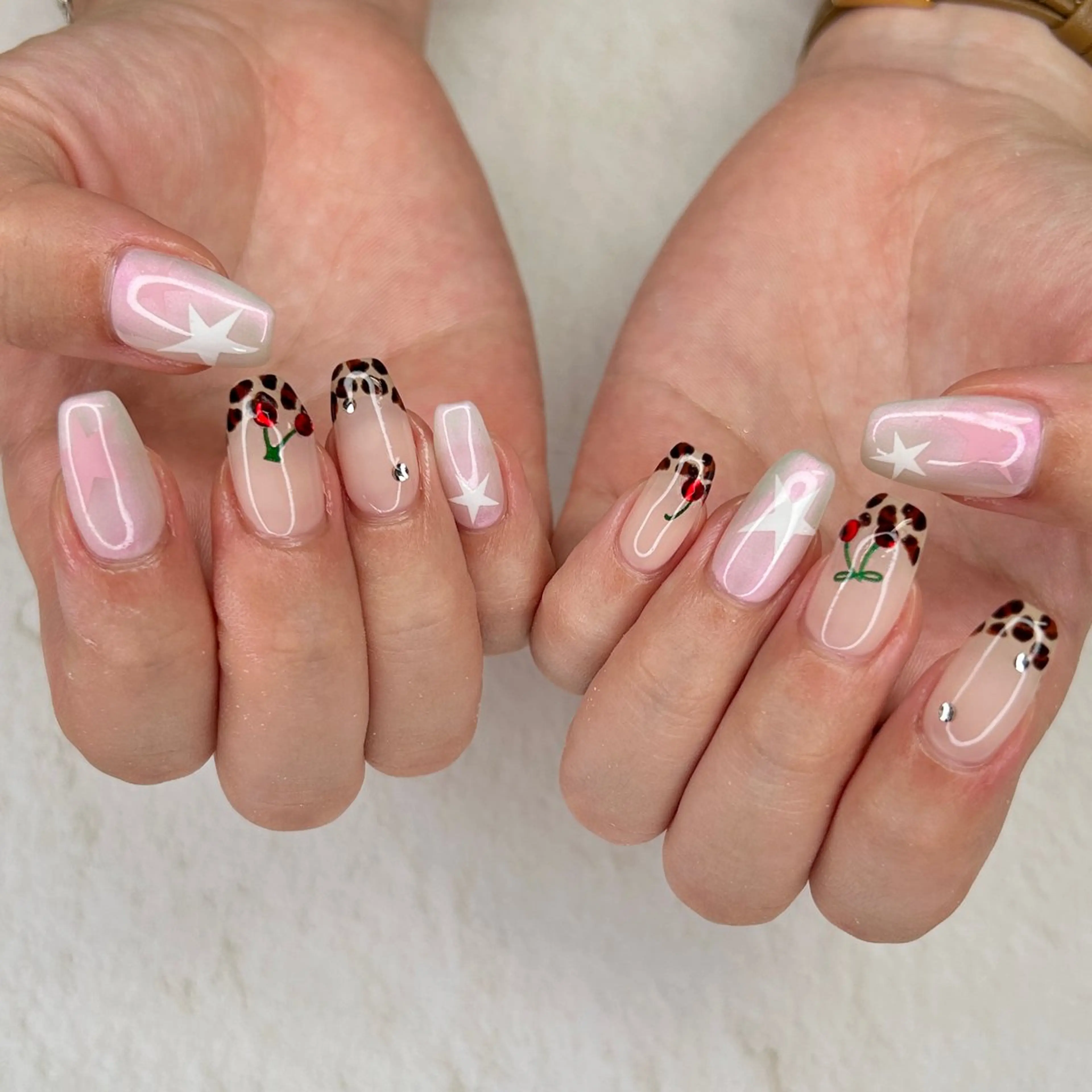 ネイル ハンドネイル フットネイル ease NAIL SALONのネイルデザイン